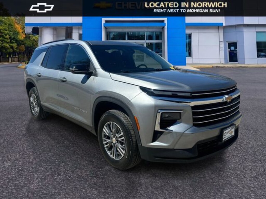 Used 2025 Chevrolet Traverse LT SUV