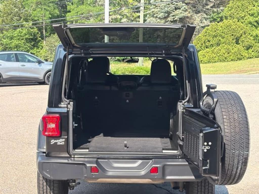 Used 2020 Jeep Wrangler Unlimited Sahara SUV
