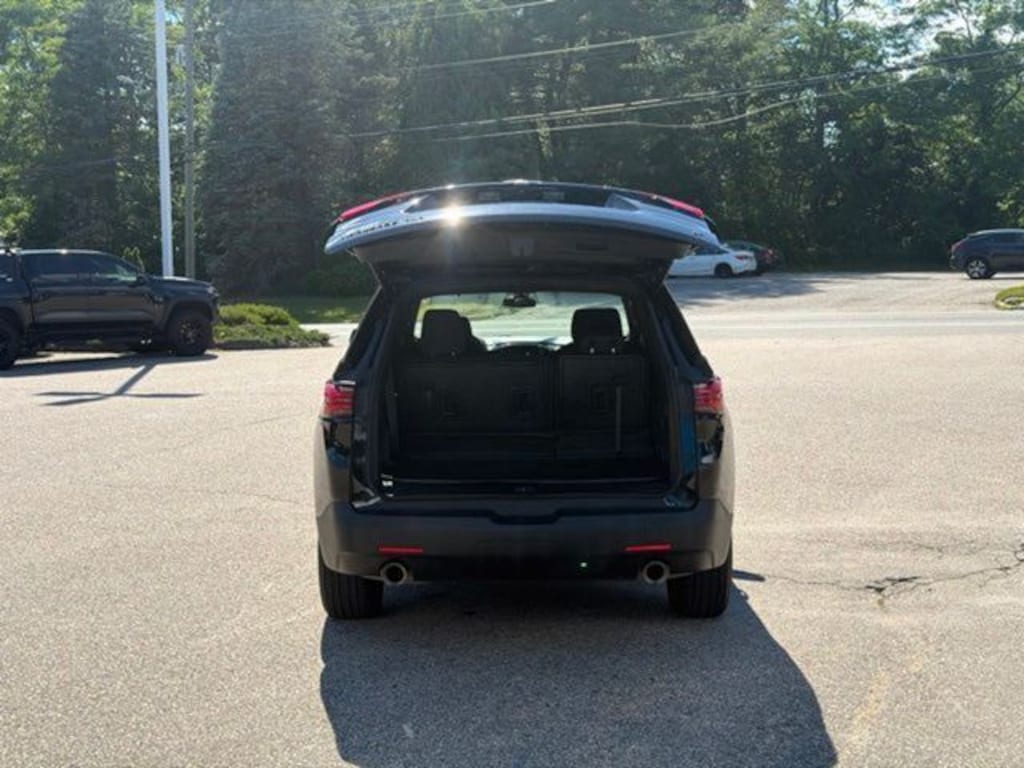 Used 2023 Chevrolet Traverse LT Cloth w/1LT SUV
