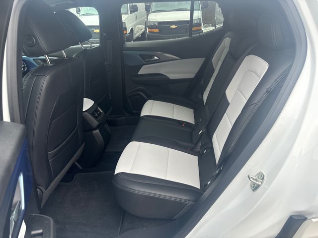 2025 Chevrolet Equinox EV LT - Photo 10