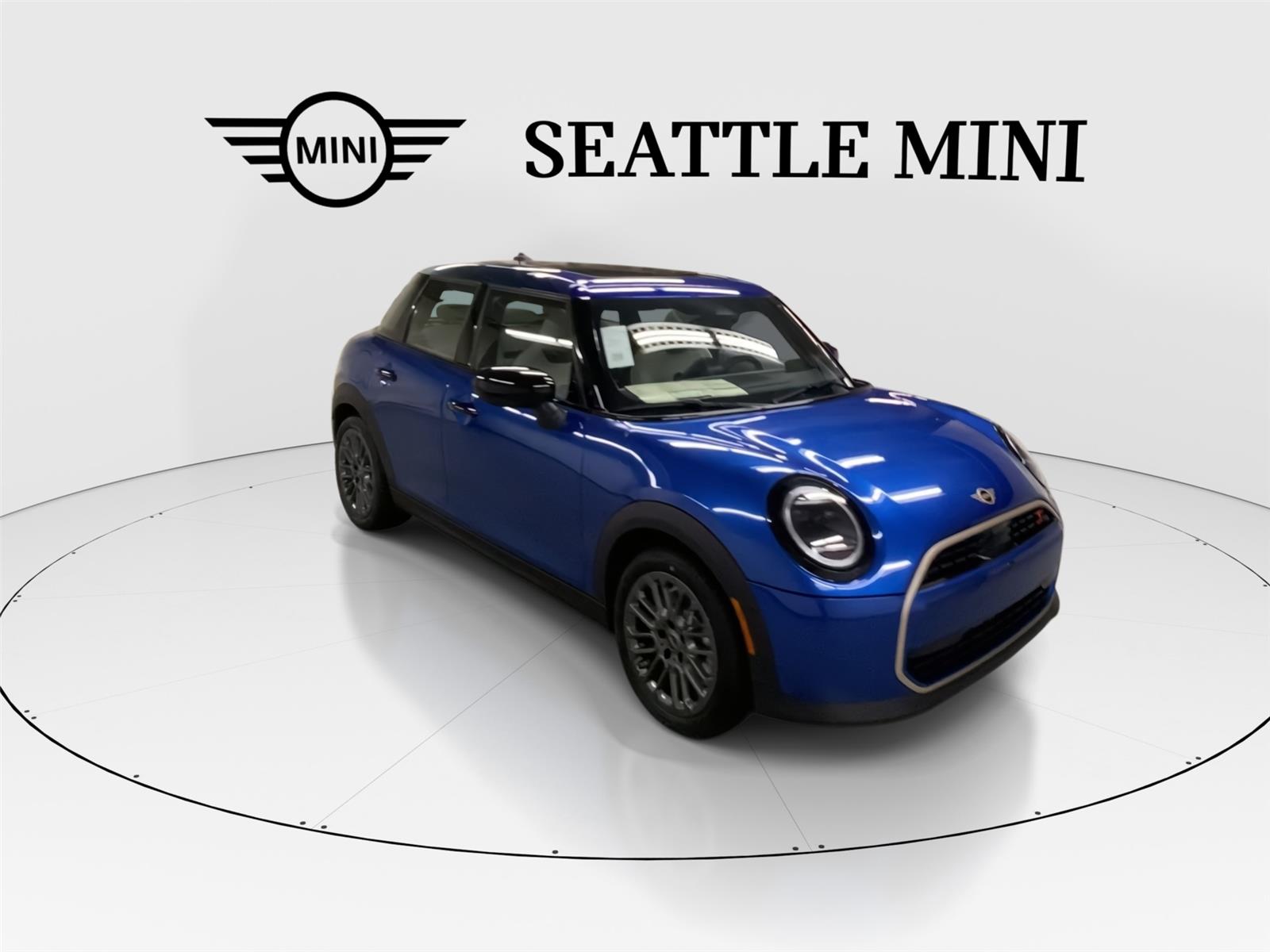 2025 Mini Cooper 4 Door Hardtop S Iconic photo 2