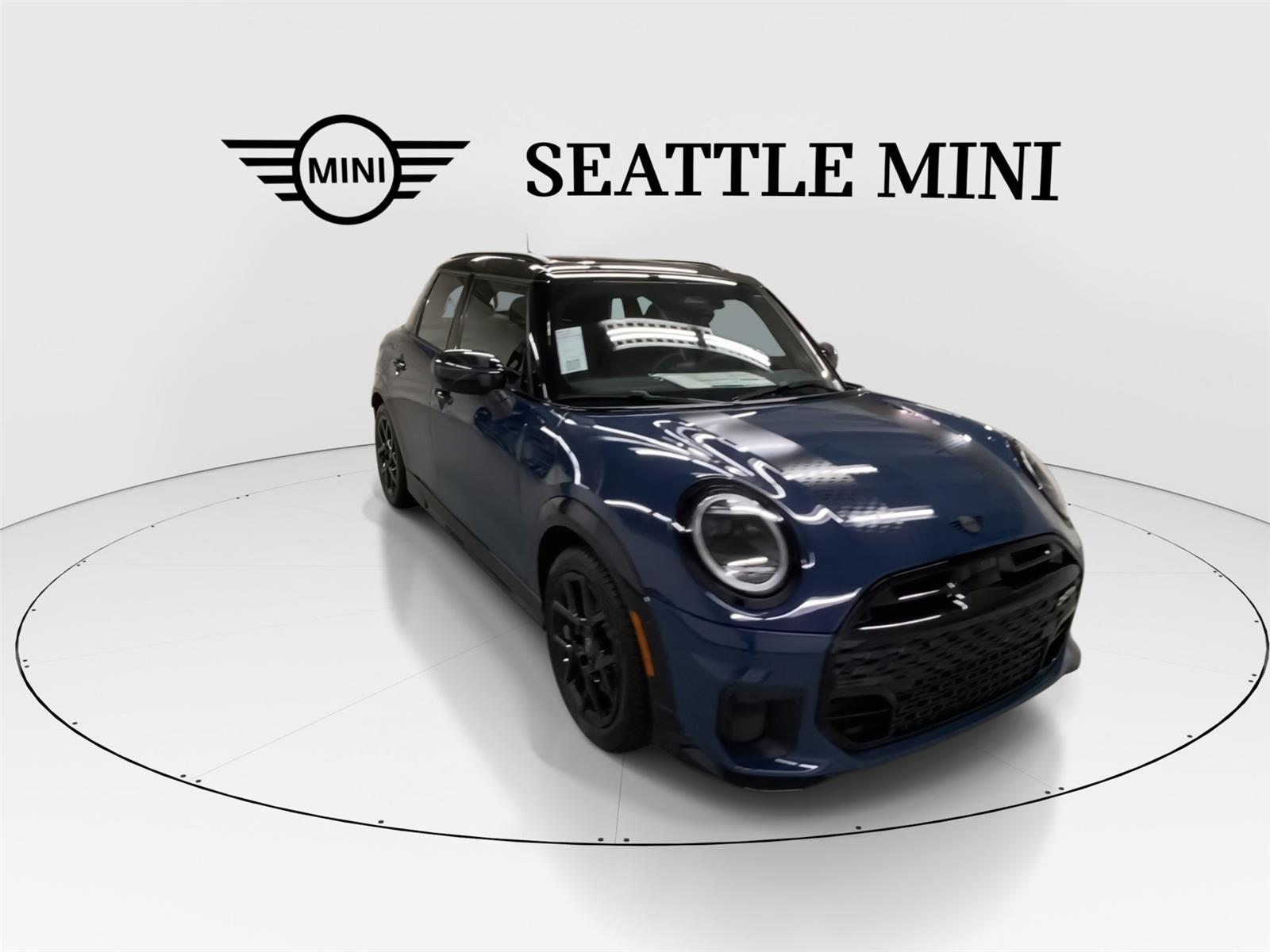 2026 Mini Cooper 4 Door Hardtop S Iconic photo 2