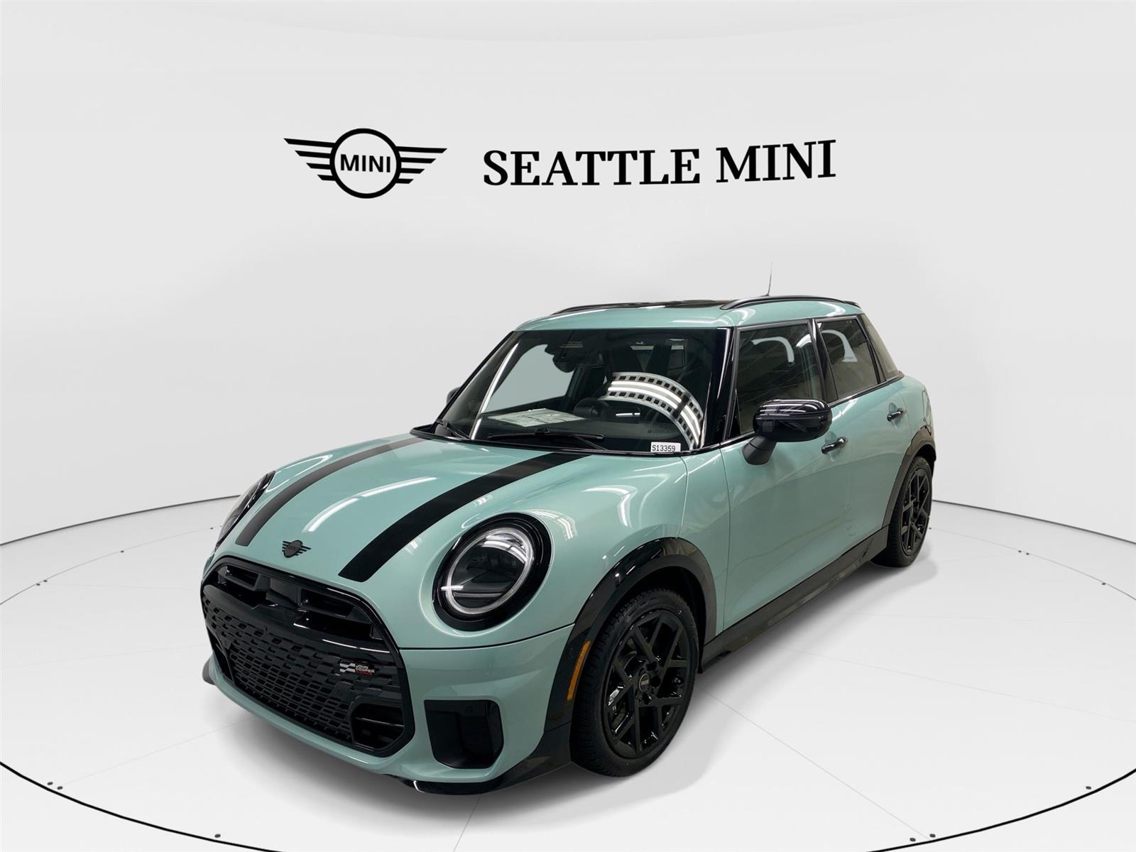 2026 MINI Hardtop S's photo