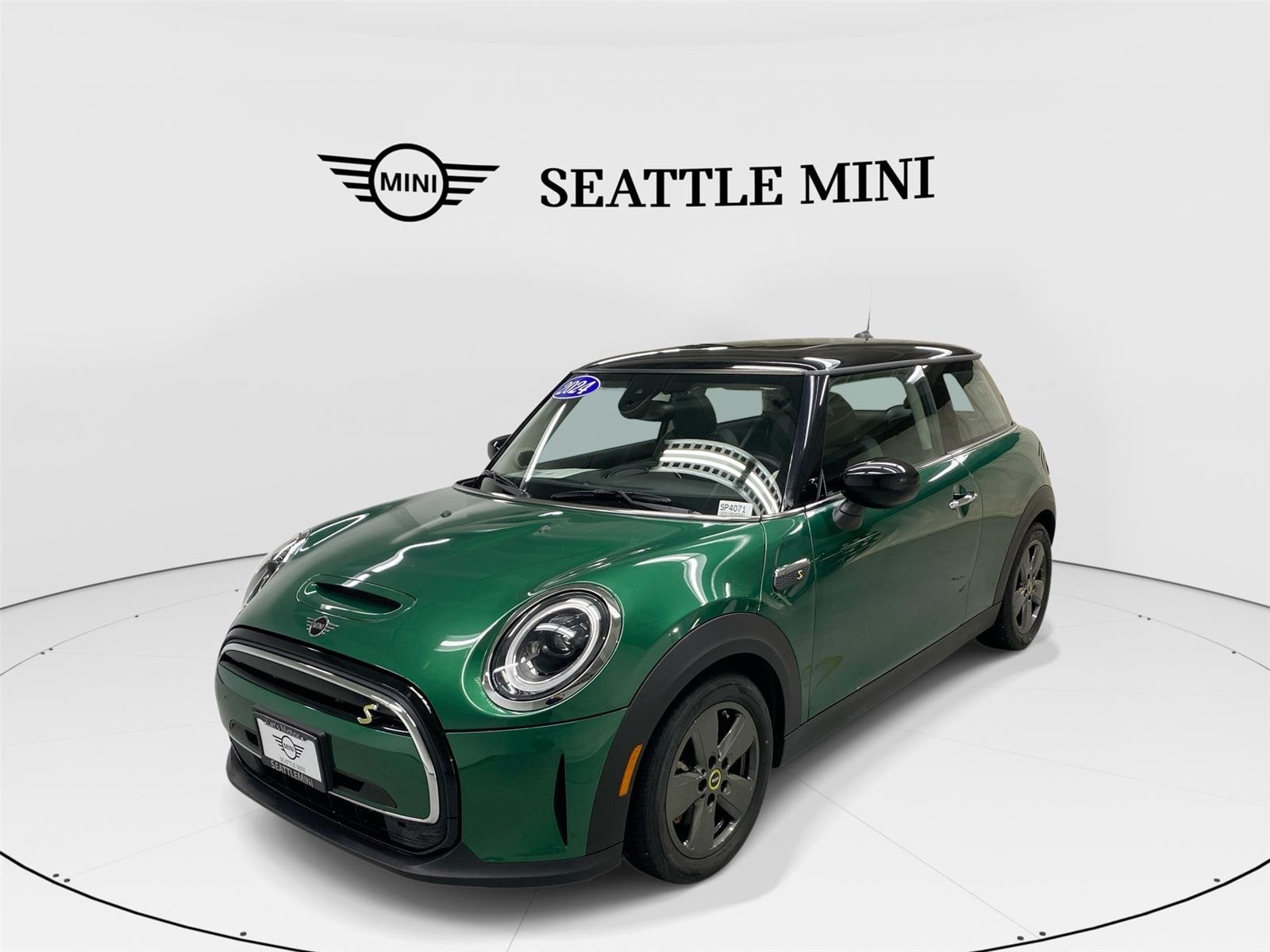 2024 MINI Hardtop 2 Door SE's photo