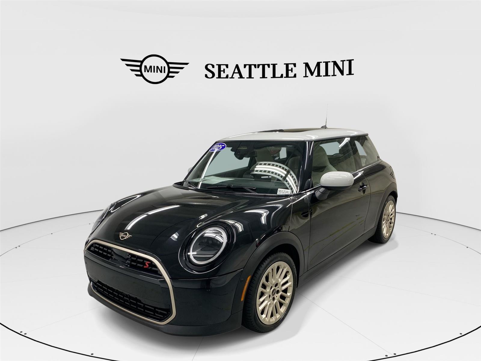 2025 MINI Hardtop 2 Door S's photo