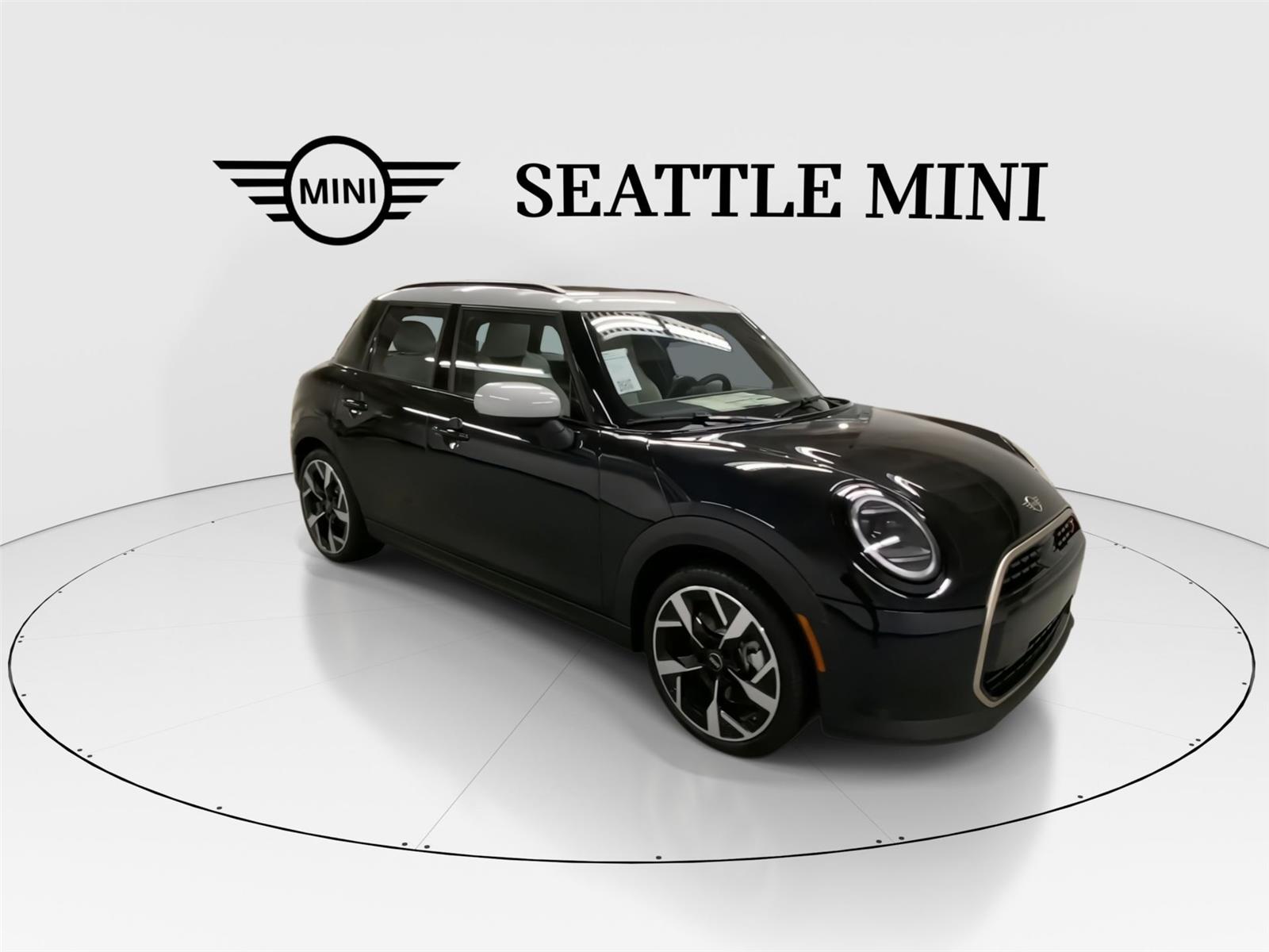 2026 Mini Cooper 4 Door Hardtop Signature photo 2