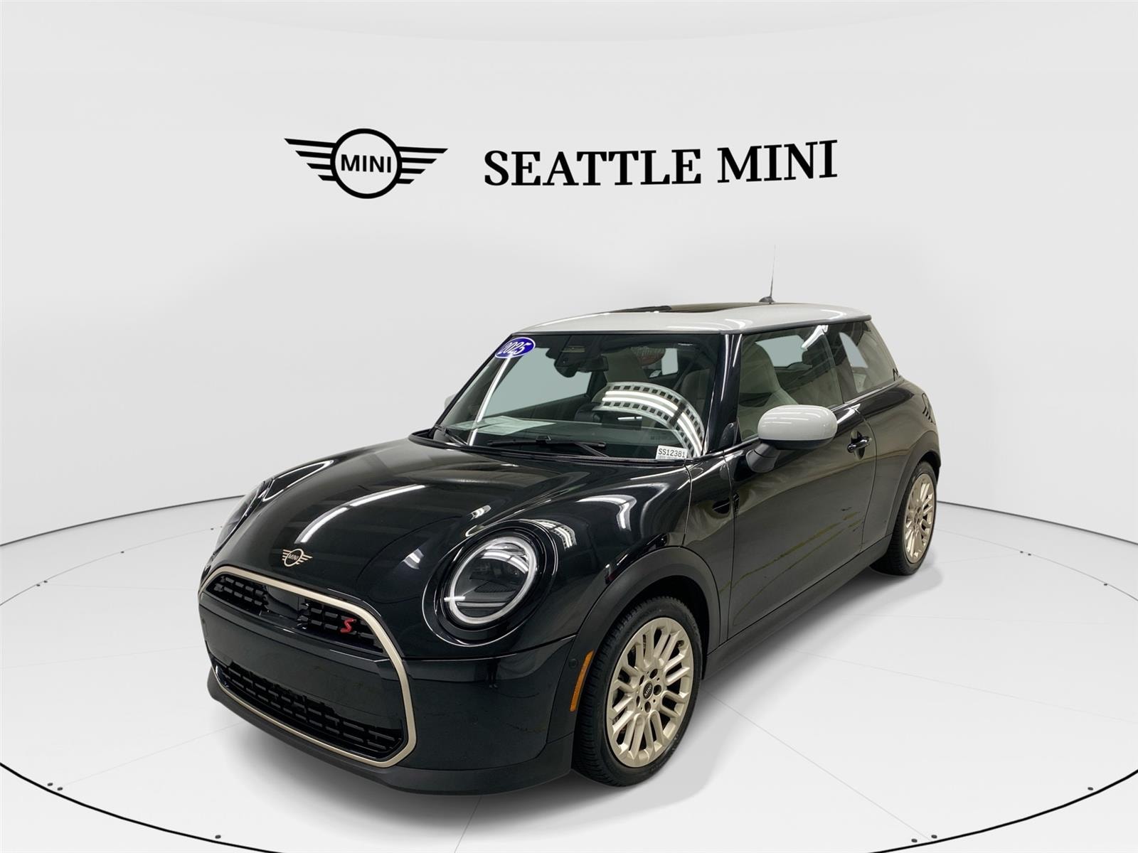 2025 MINI Hardtop 2 Door S's photo