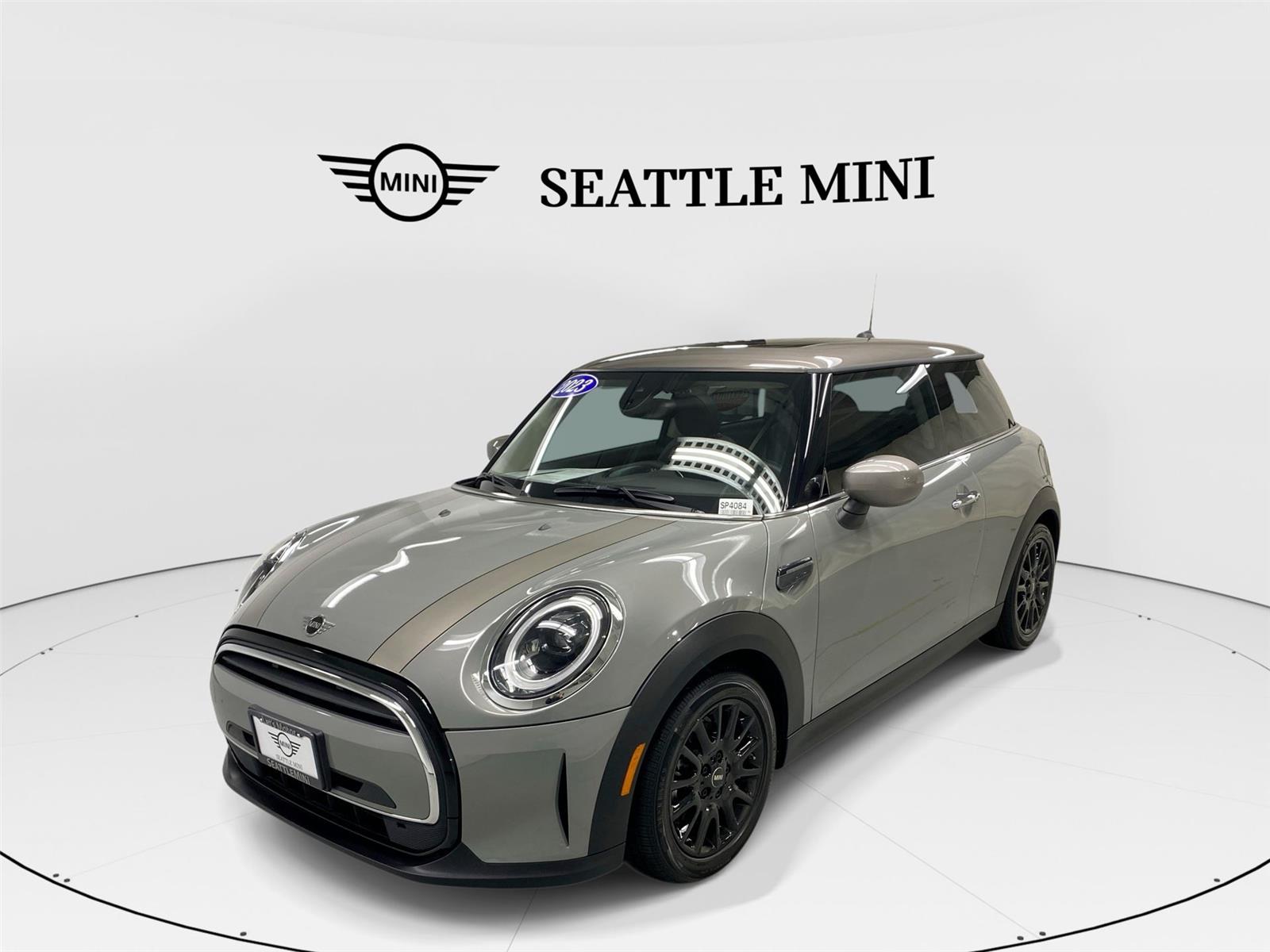 2023 MINI Hardtop 2 Door Base's photo