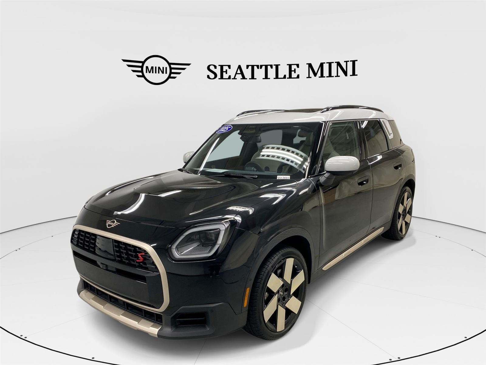 2025 MINI Countryman S's photo