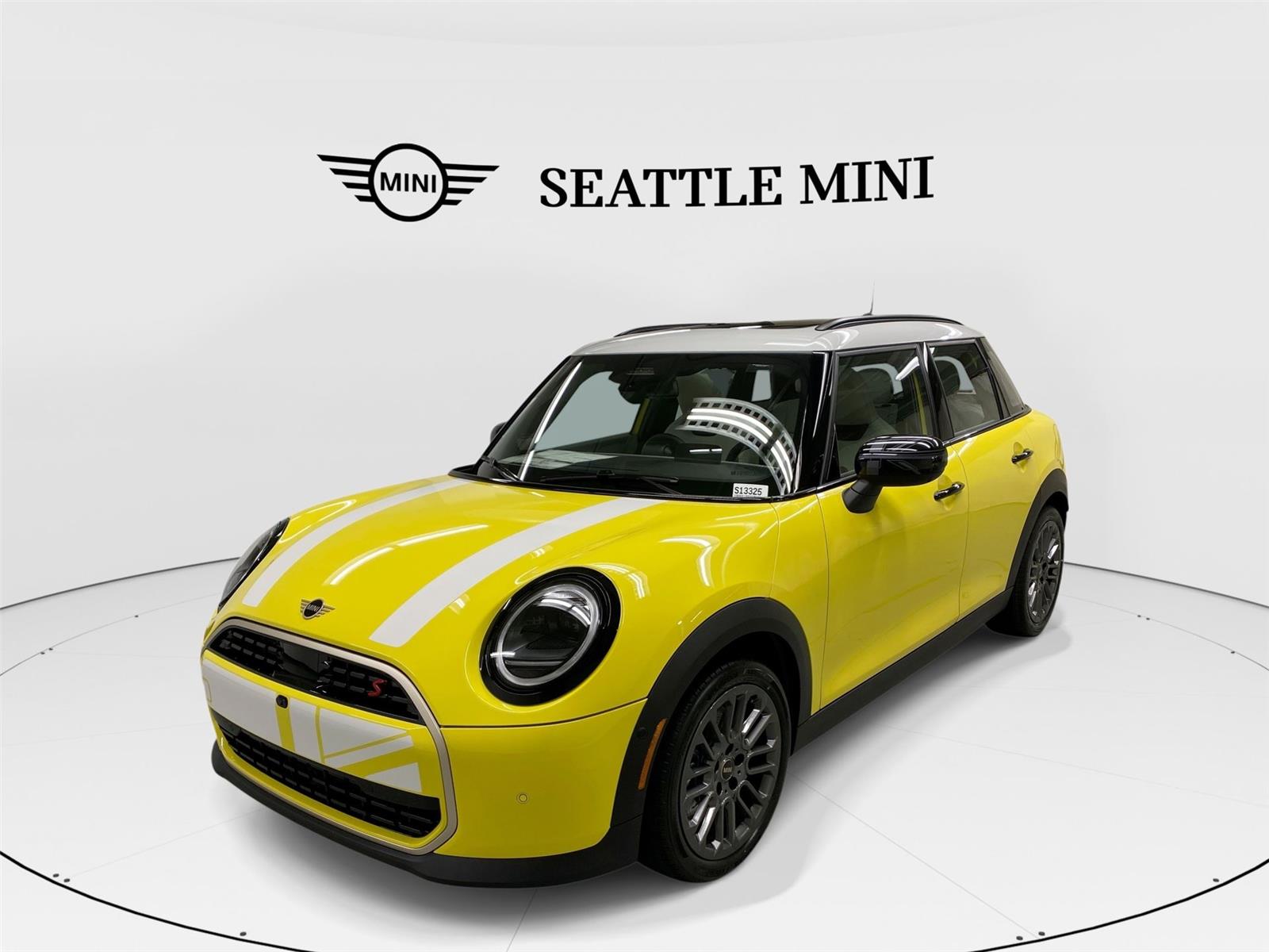 2026 MINI Hardtop 4 Door S's photo