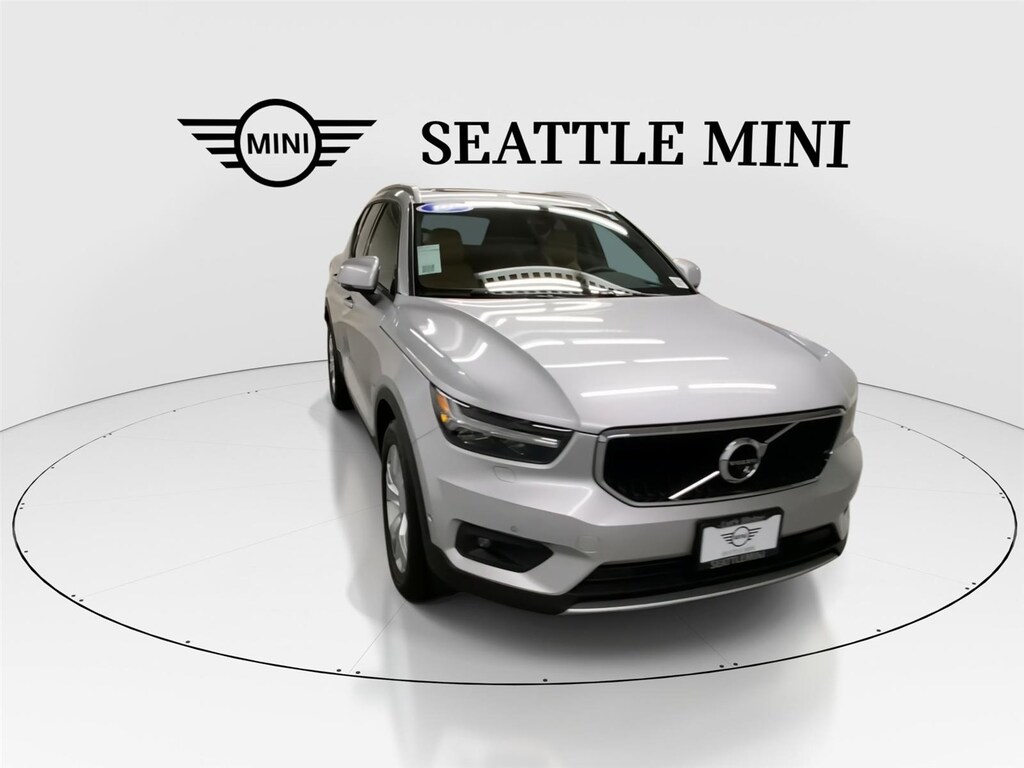 Used 2019 Volvo XC40 Momentum SUV