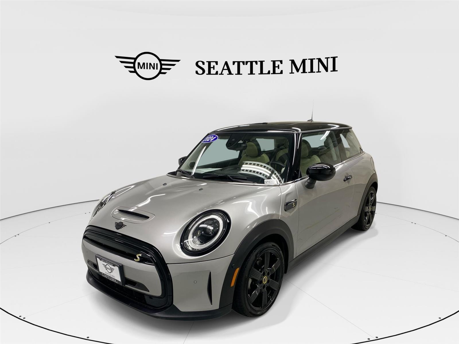 2024 MINI Hardtop 2 Door SE's photo