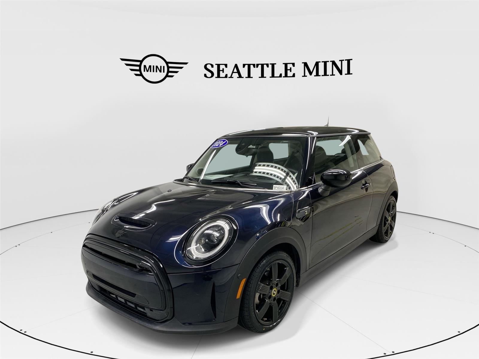 2024 MINI Hardtop 2 Door SE's photo