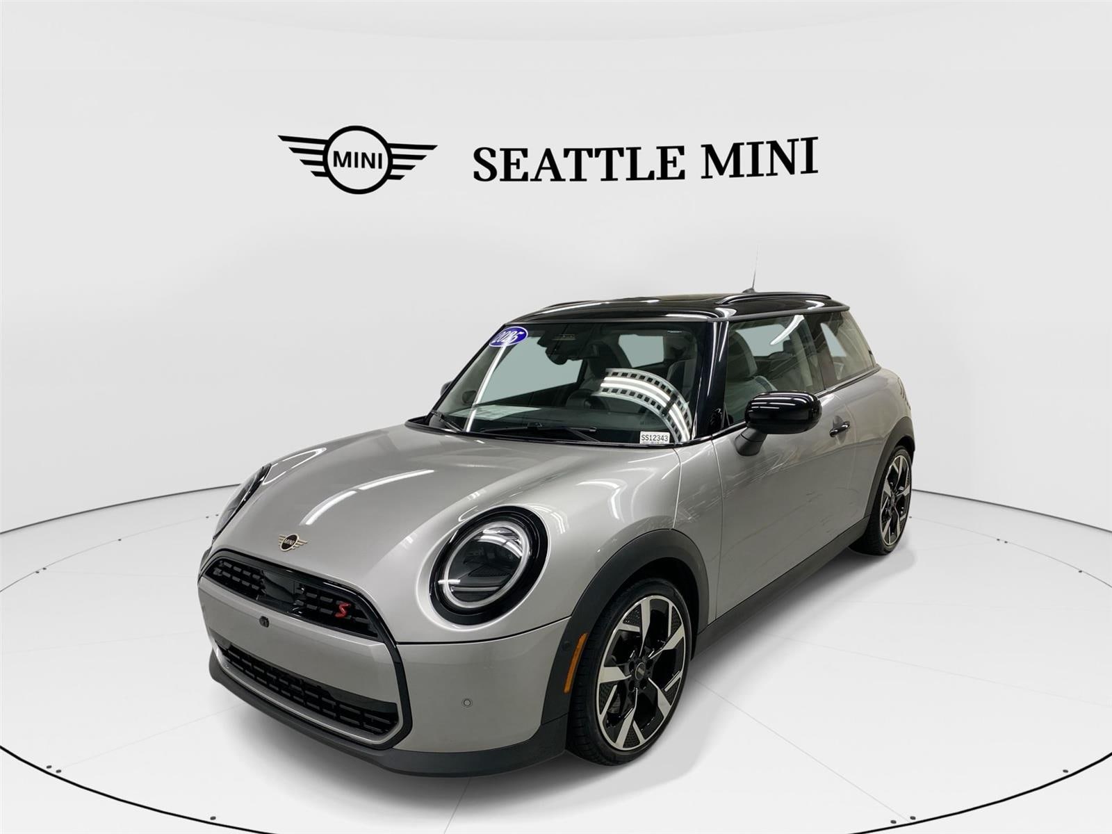 2025 MINI Hardtop 2 Door S's photo