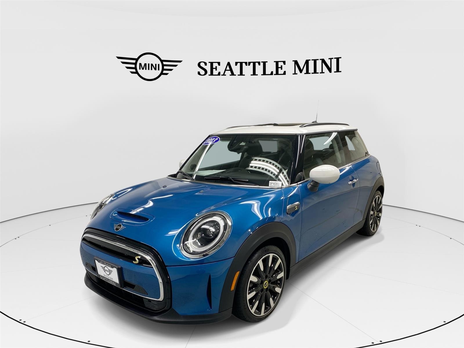 2023 MINI Hardtop 2 Door SE's photo