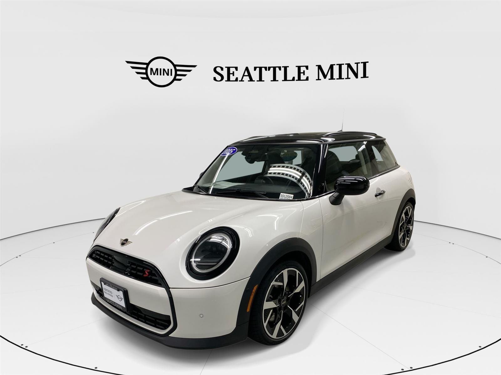 2025 MINI Hardtop 2 Door S's photo