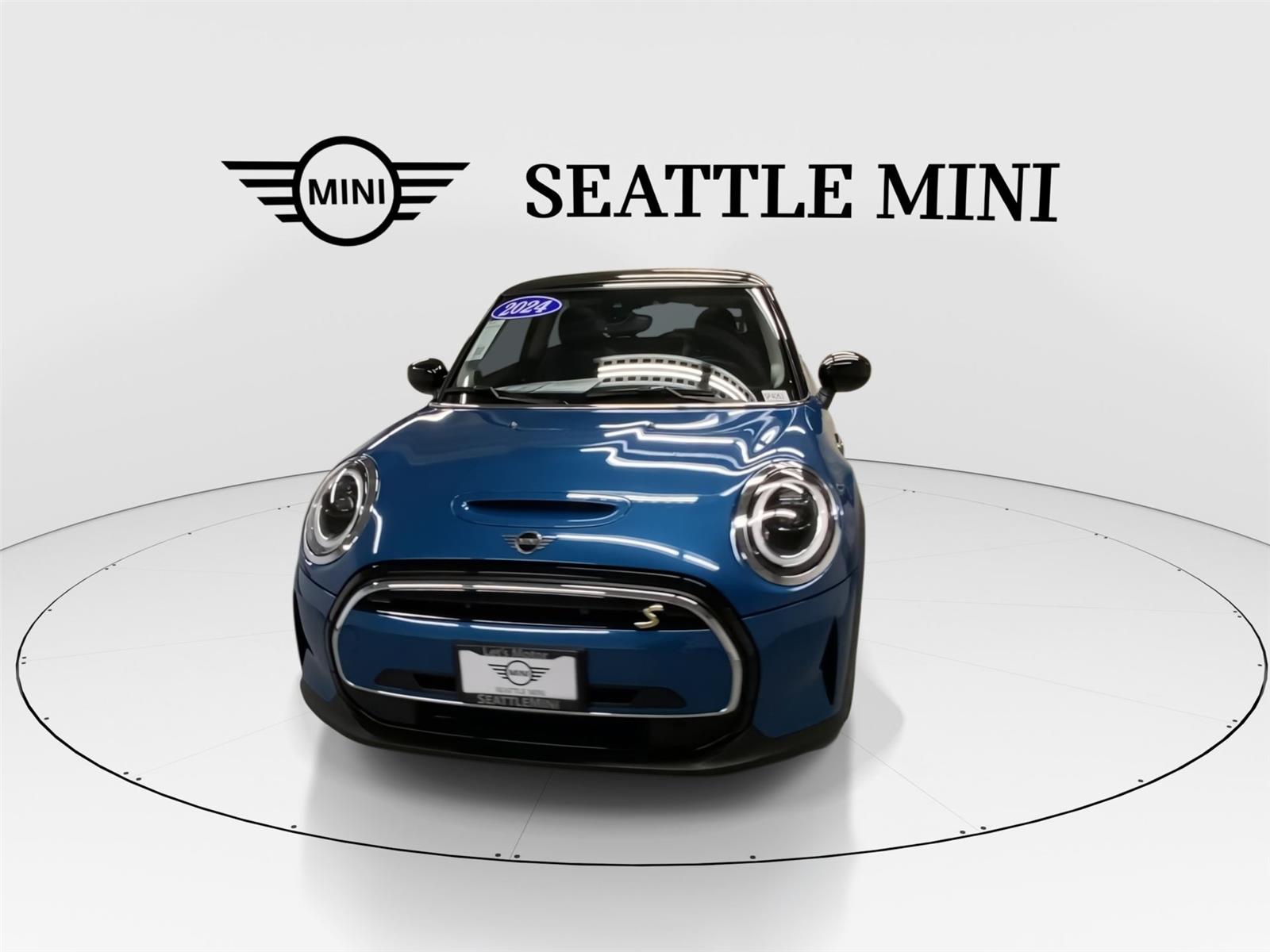 2024 Mini Cooper 2 Door Hardtop SE photo 4