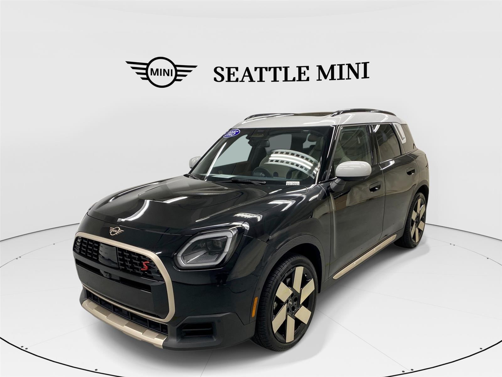 2025 MINI Countryman S's photo
