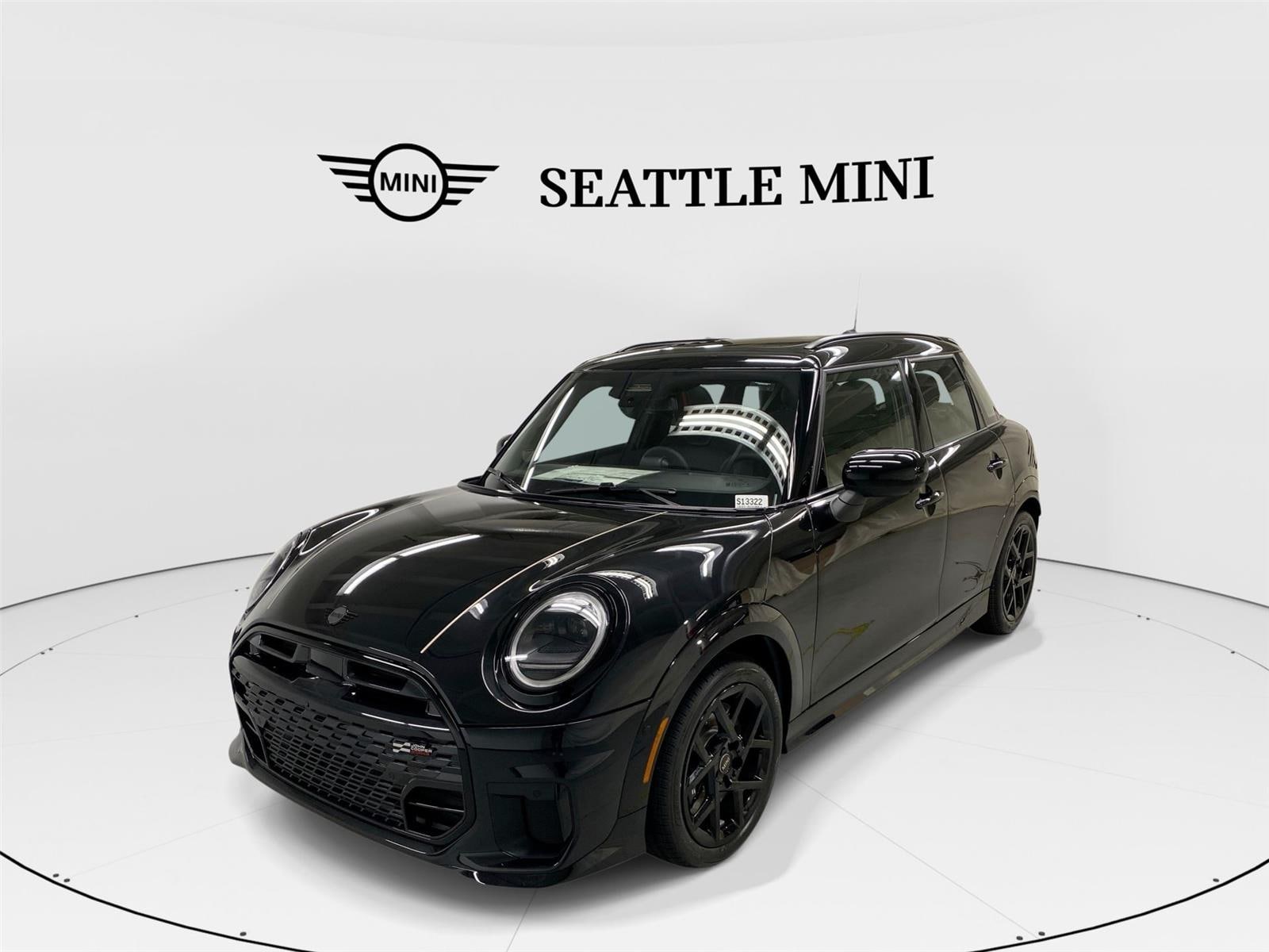 2026 MINI Hardtop 4 Door S's photo