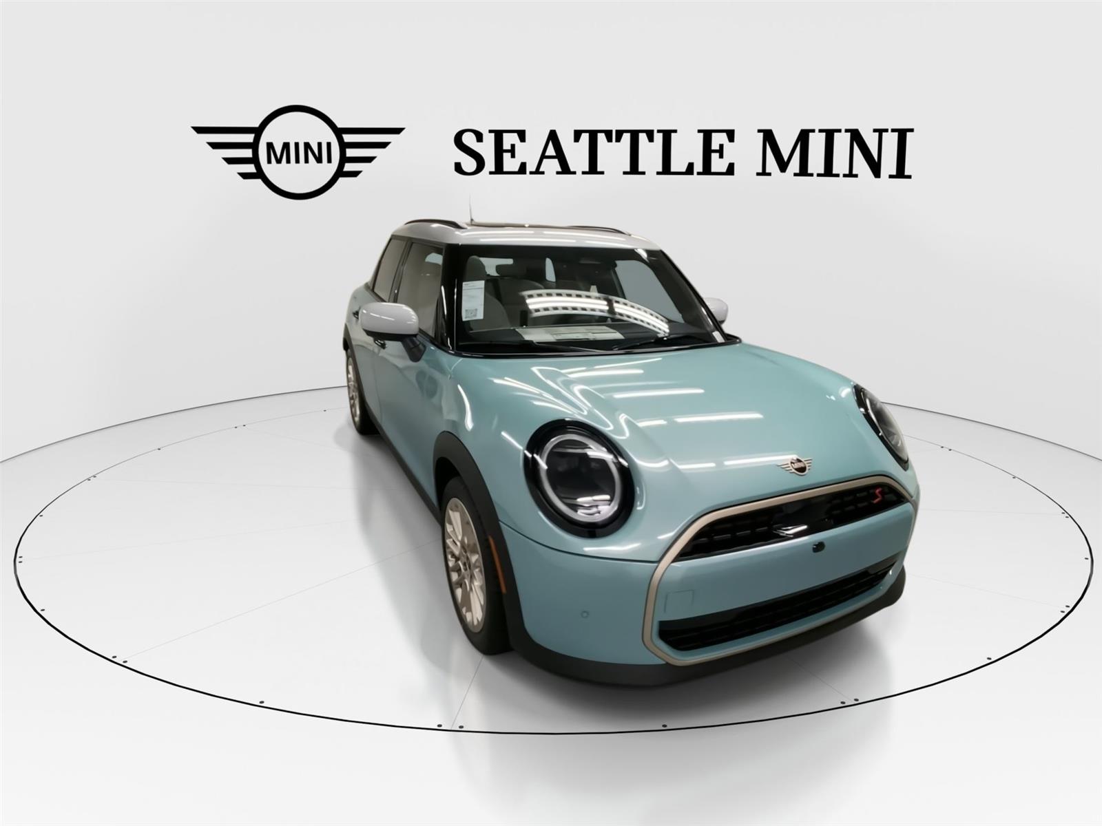2026 Mini Cooper 4 Door Hardtop S Iconic photo 2