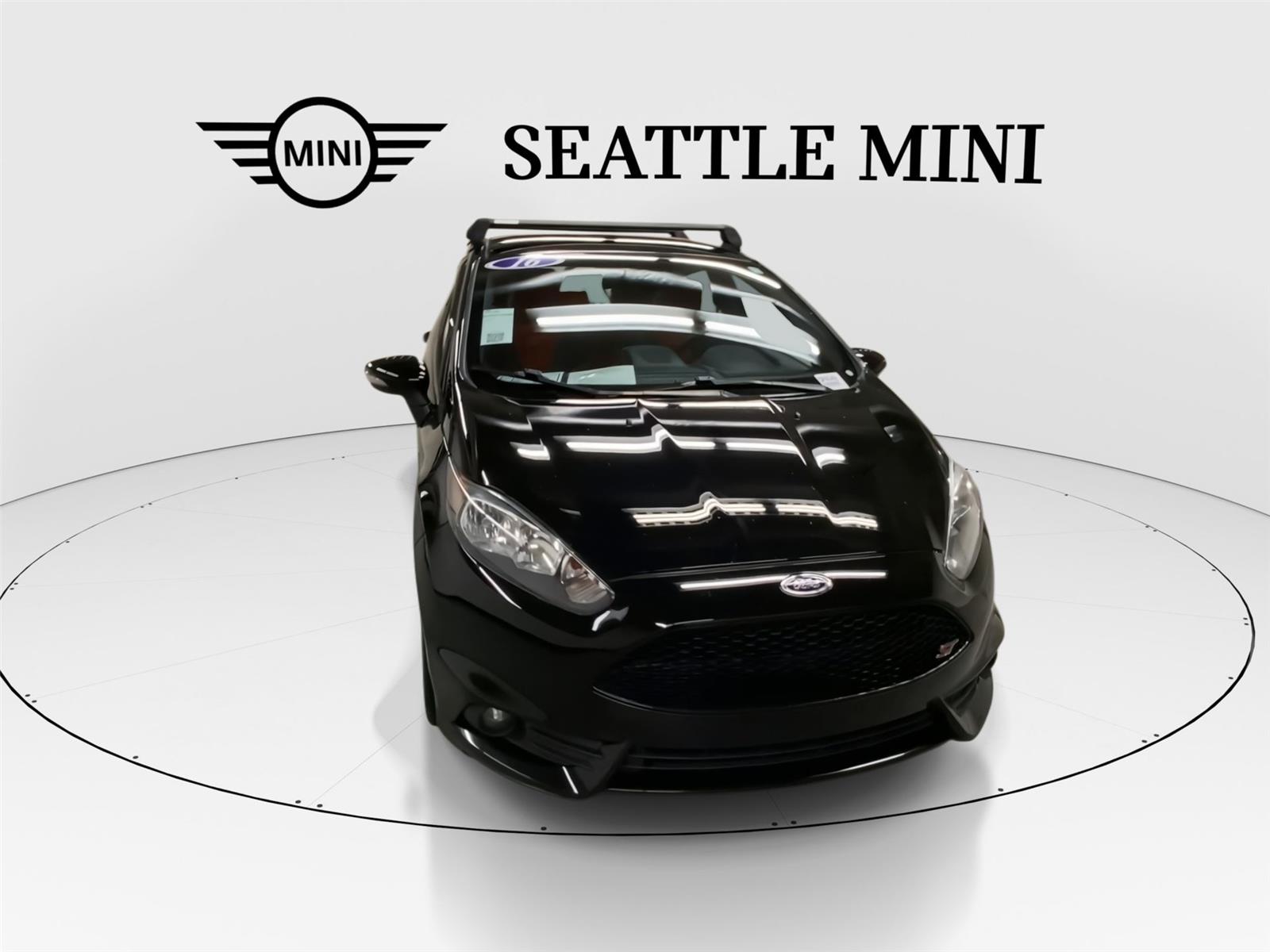 2016 Ford Fiesta ST photo 2