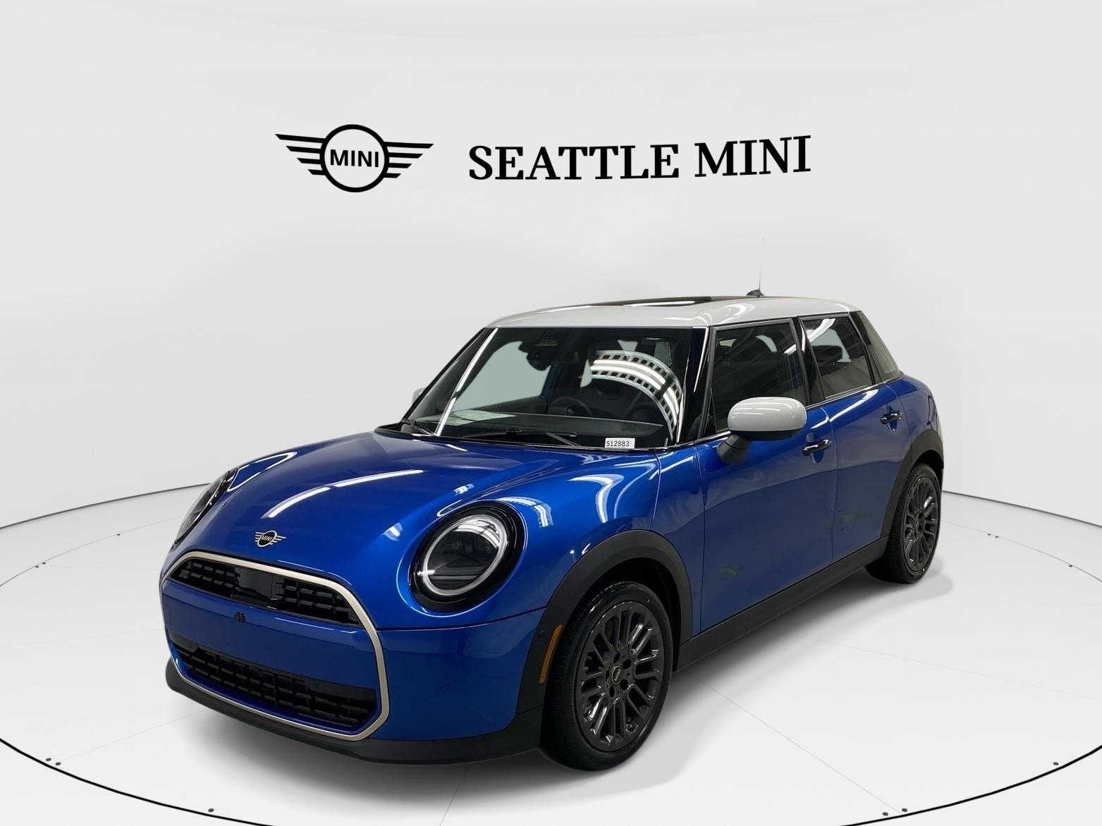2025 MINI Hardtop 4 Door Iconic