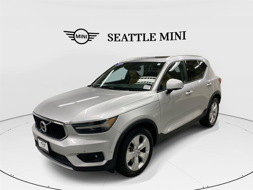 Used 2019 Volvo XC40 Momentum SUV