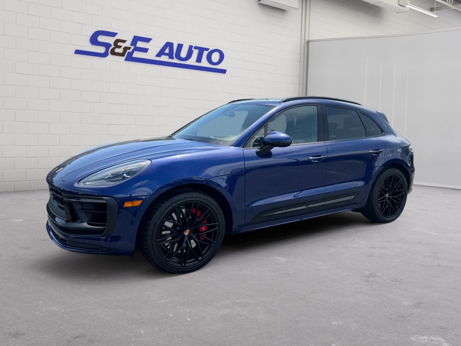 2023 Porsche Macan GTS's photo