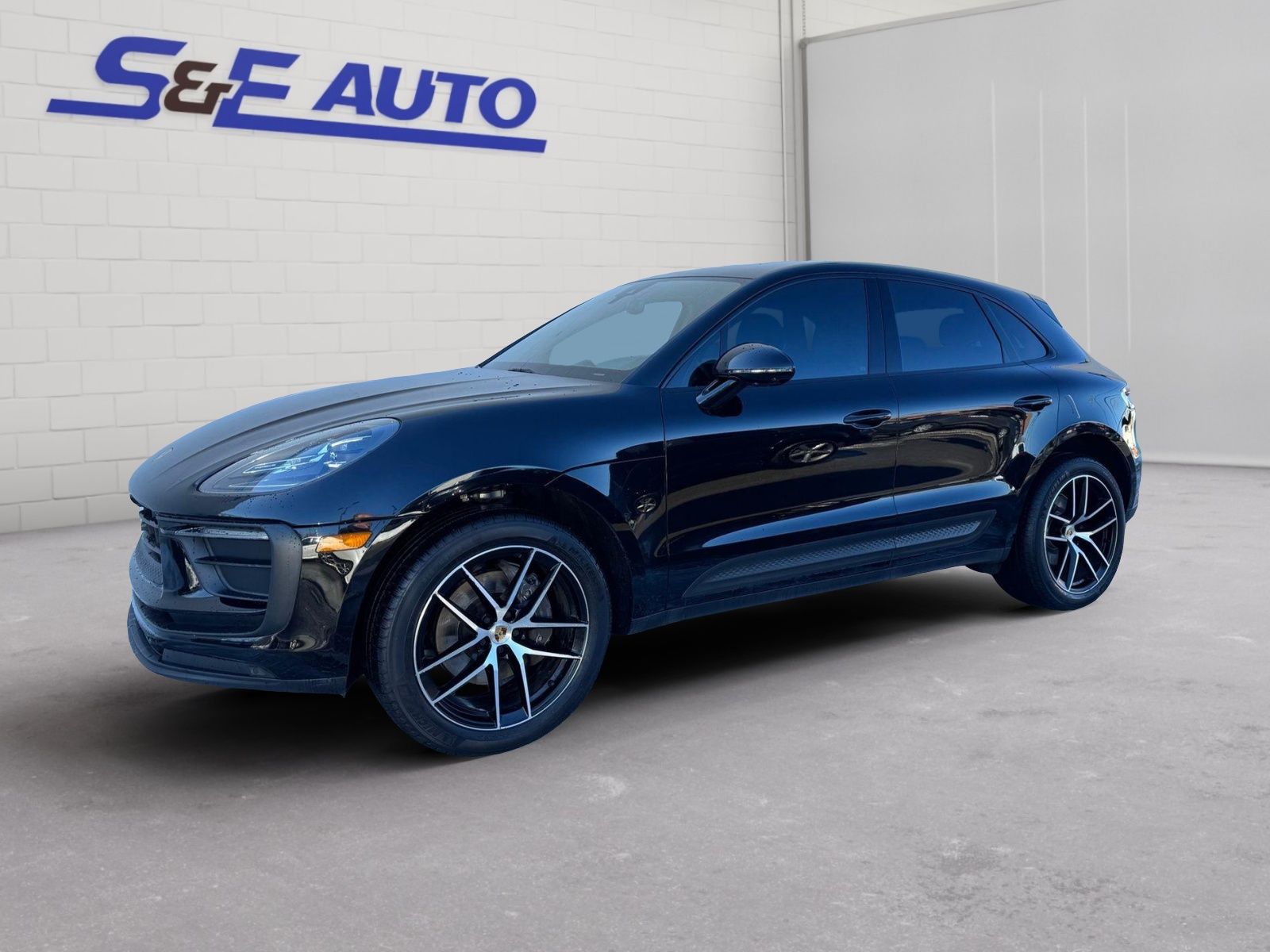2023 Porsche Macan Base