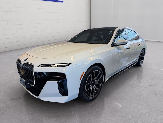2025 BMW 7 Series 740i xDrive Sedan