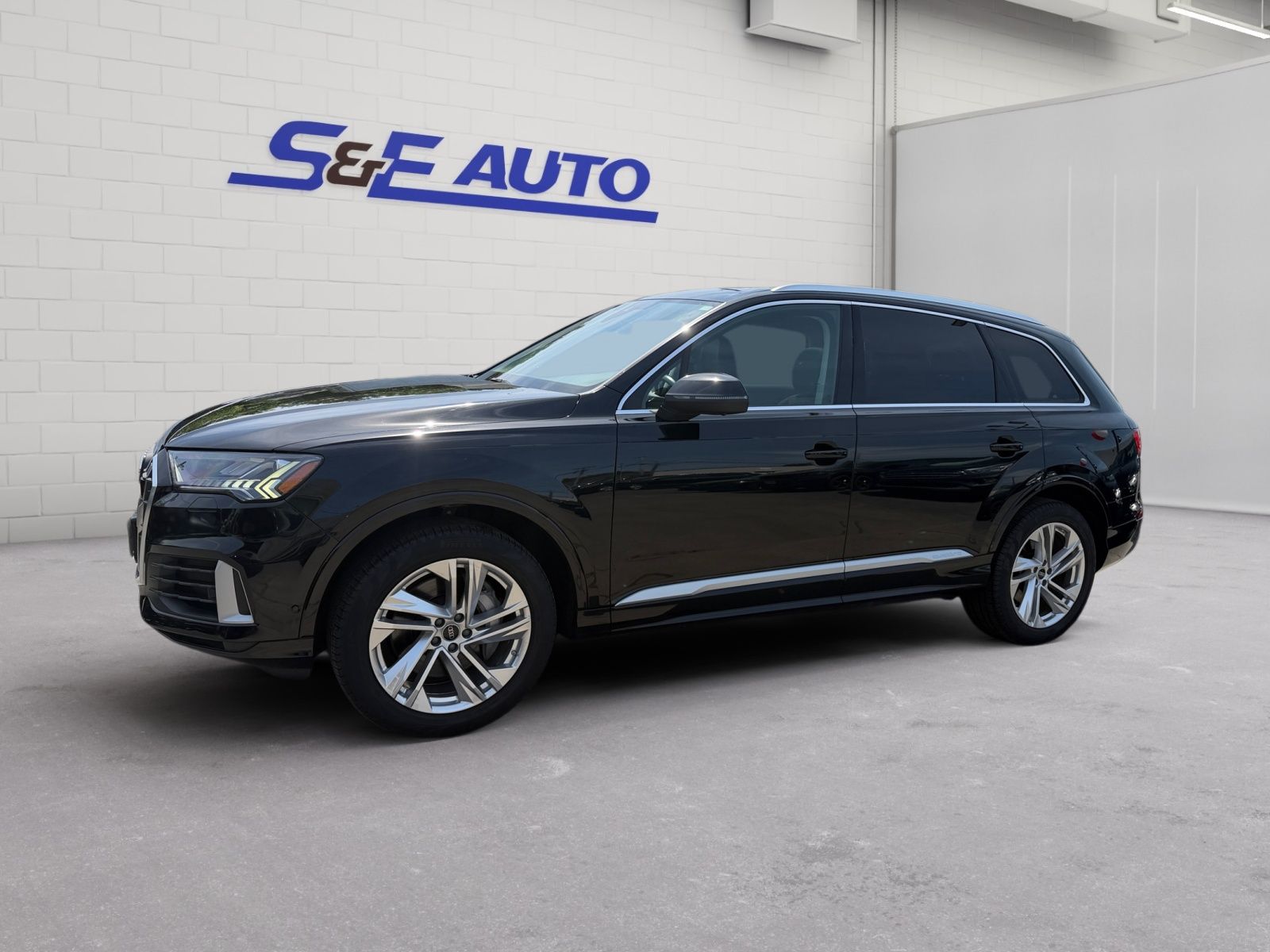 2023 Audi Q7 55 Premium quattro Tiptronic's photo