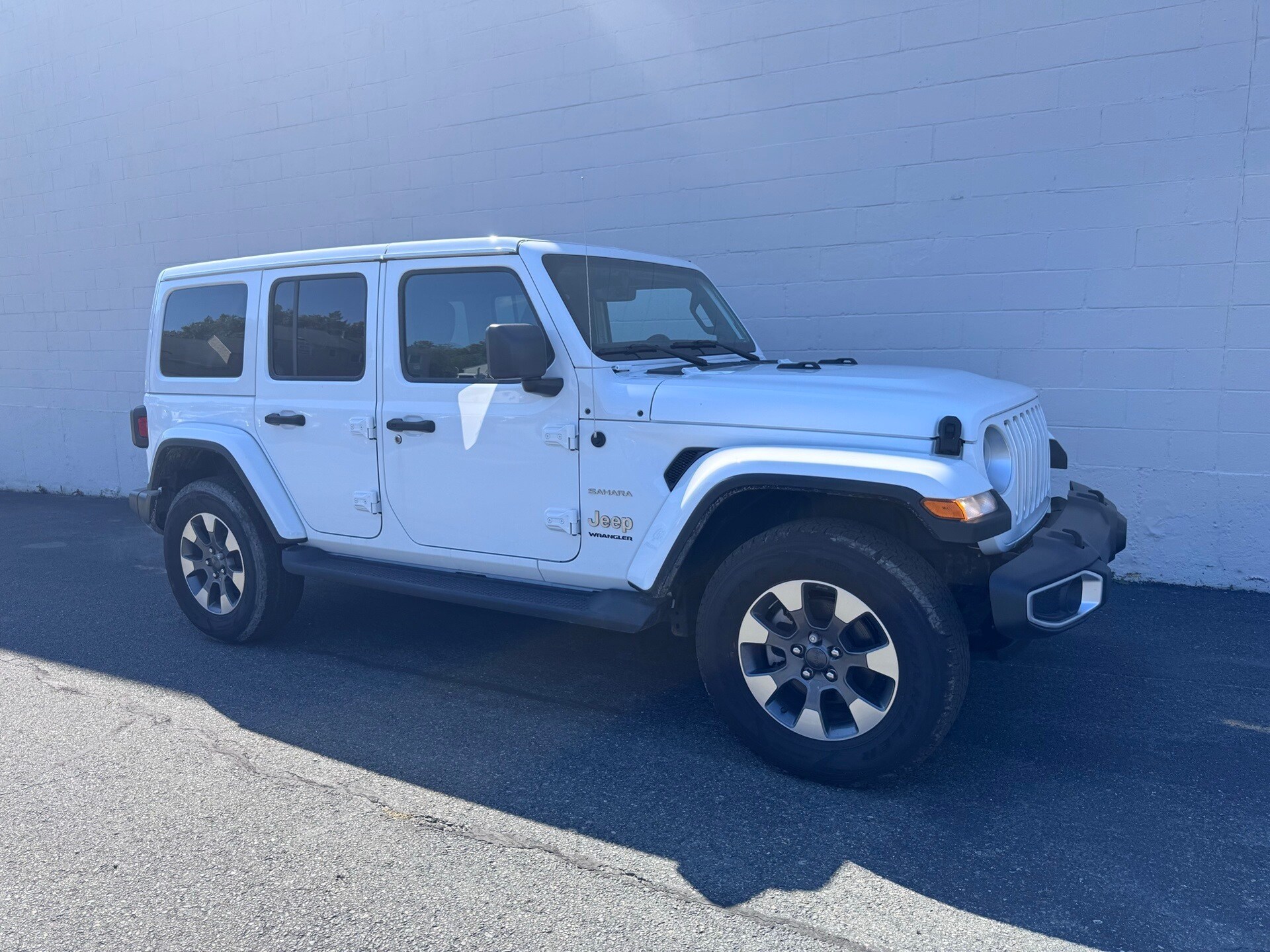 2023 Jeep Wrangler Sahara photo 4