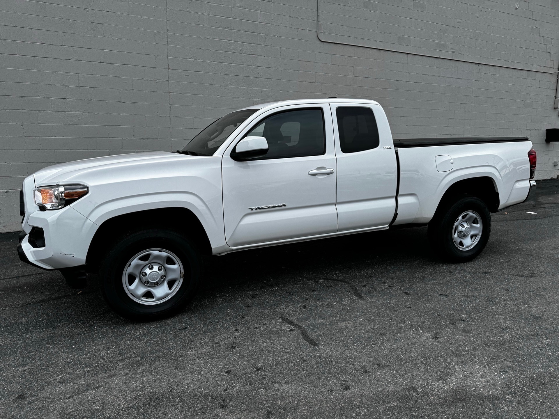 2021 Toyota Tacoma SR5's photo