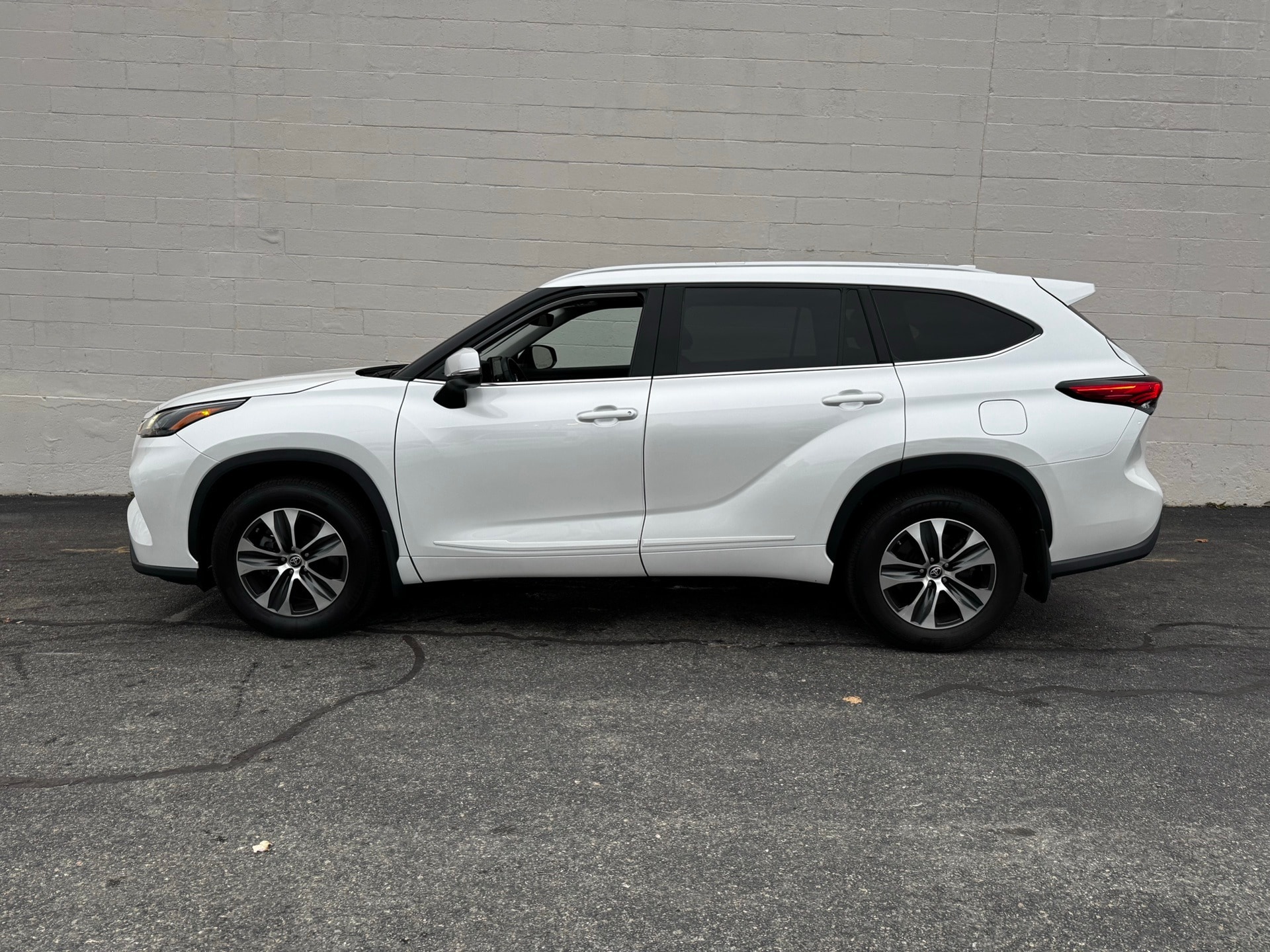 2022 Toyota Highlander XLE's photo