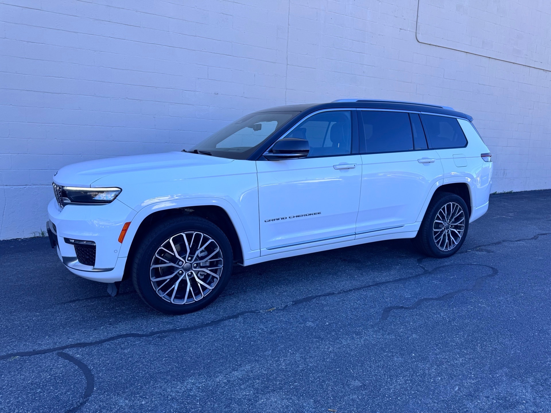 2021 Jeep Grand Cherokee L Summit Reserve's photo