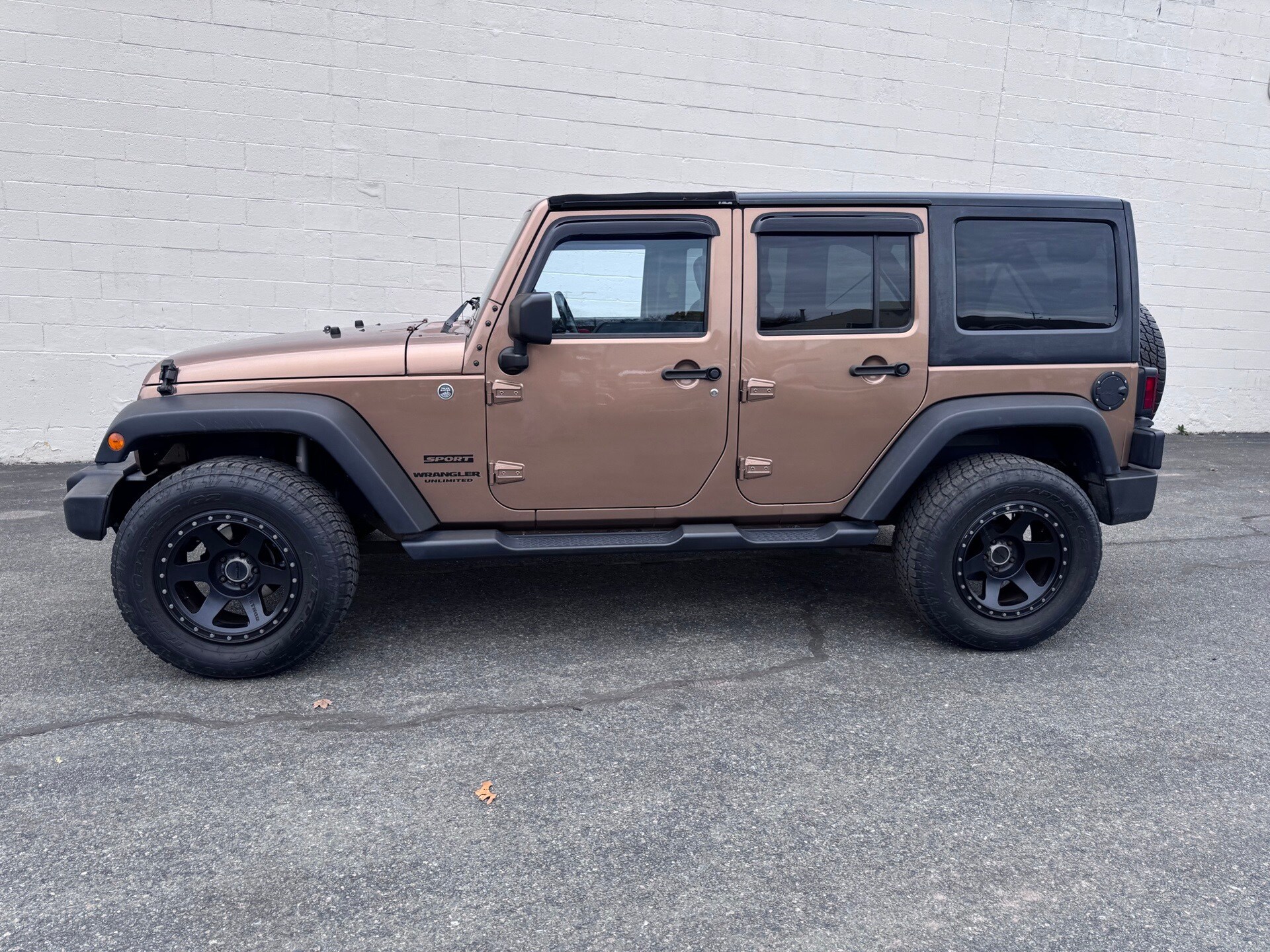 2015 Jeep Wrangler Unlimited Sport photo 2