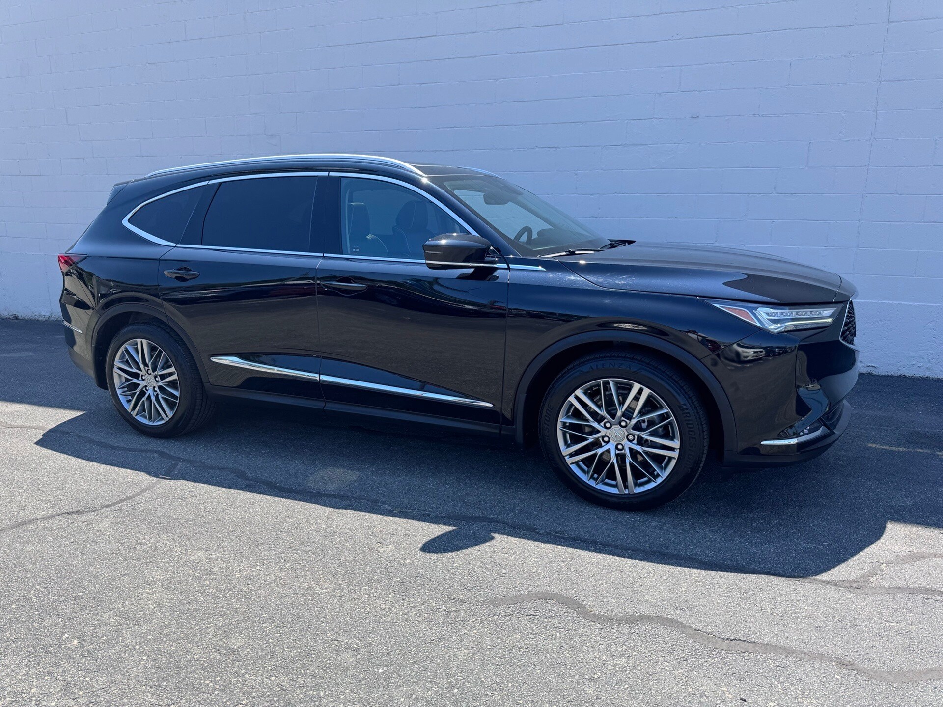 2023 Acura MDX SH-AWD Advance photo 2