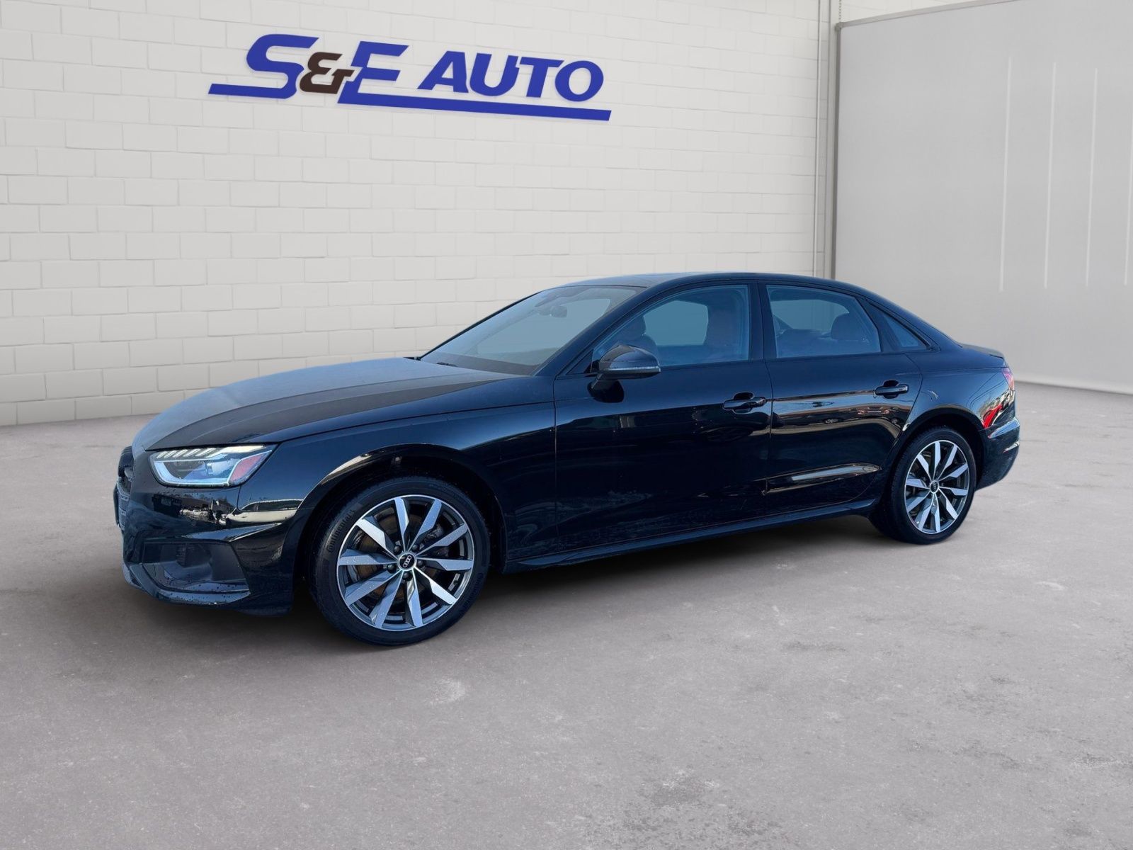 2023 Audi A4 40 TFSI Premium Plus quattro S tronic's photo