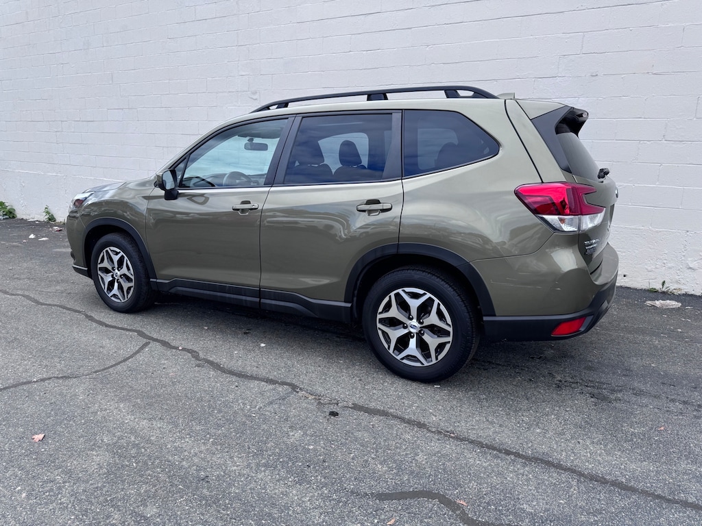 Used 2023 Subaru Forester Premium SUV