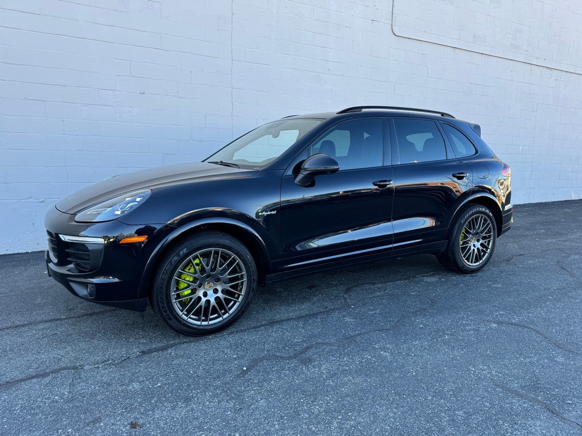 2017 Porsche Cayenne S E-Hybrid's photo