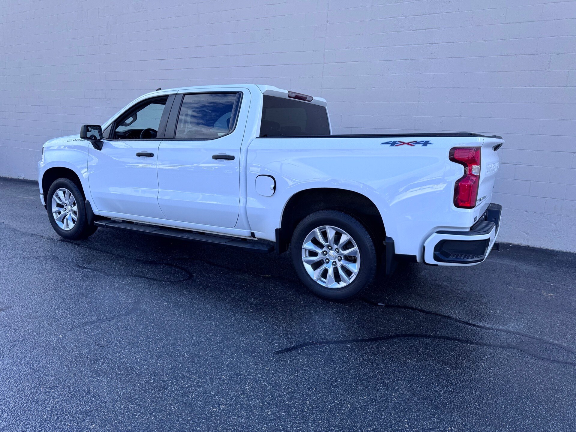 2020 Chevrolet Silverado 1500 Custom photo 3