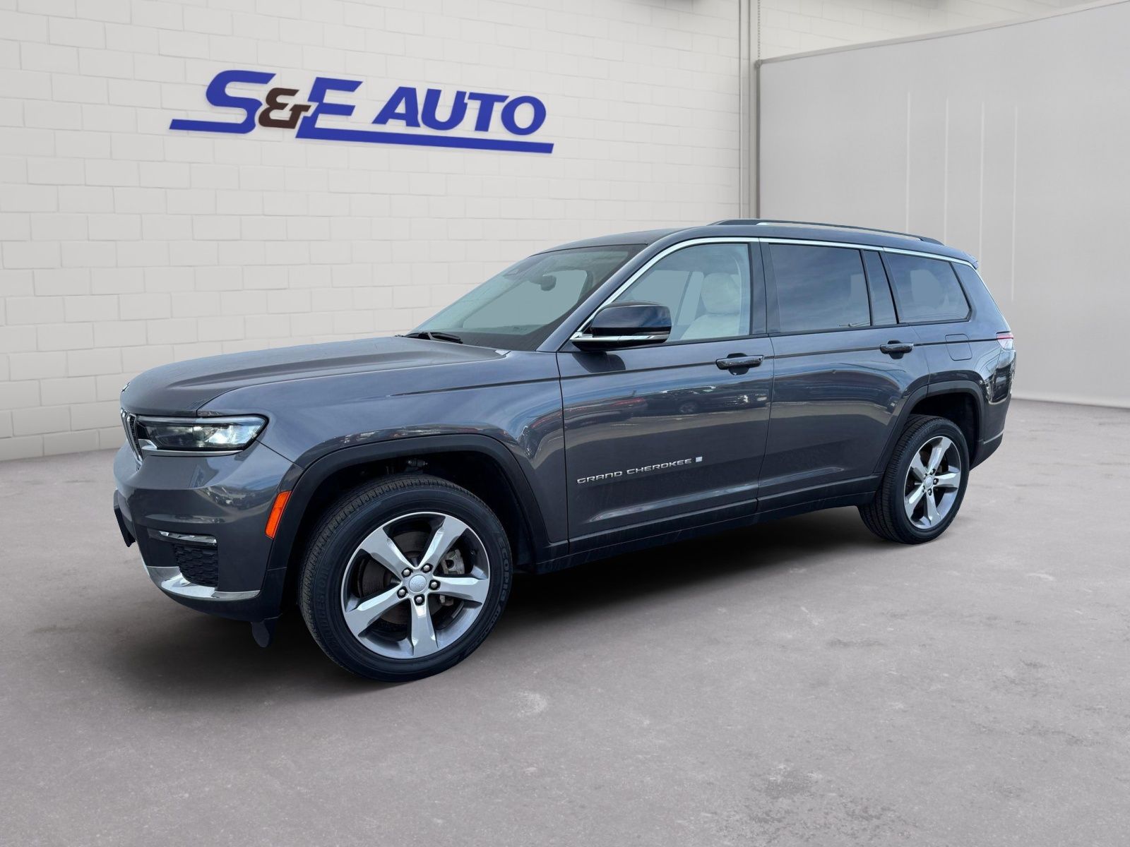 2022 Jeep Grand Cherokee L Limited 4x4's photo