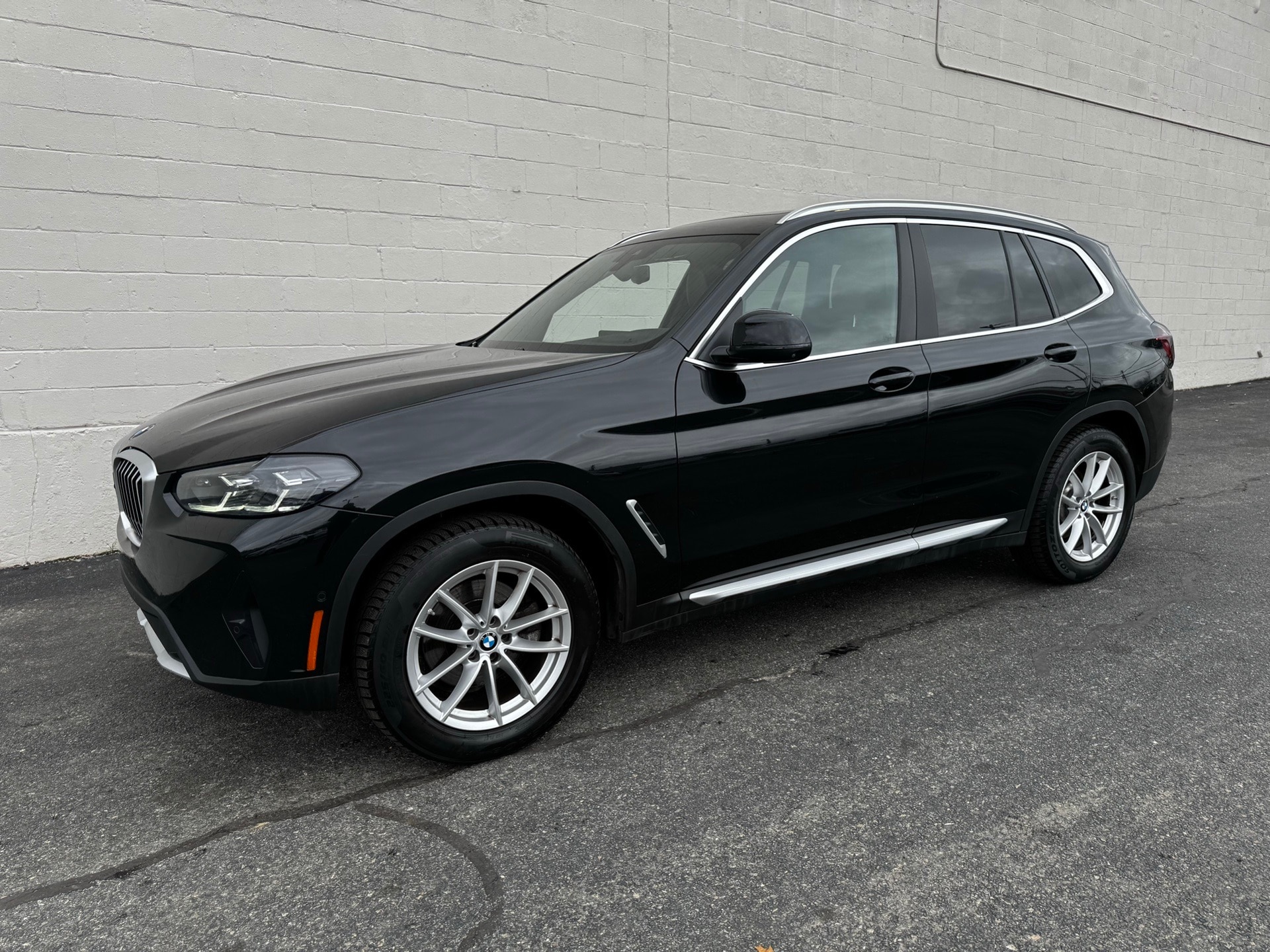 2022 BMW X3 30i's photo