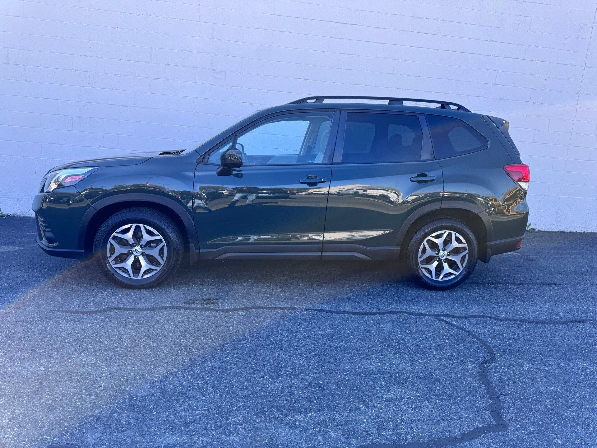 2022 Subaru Forester Premium photo 2