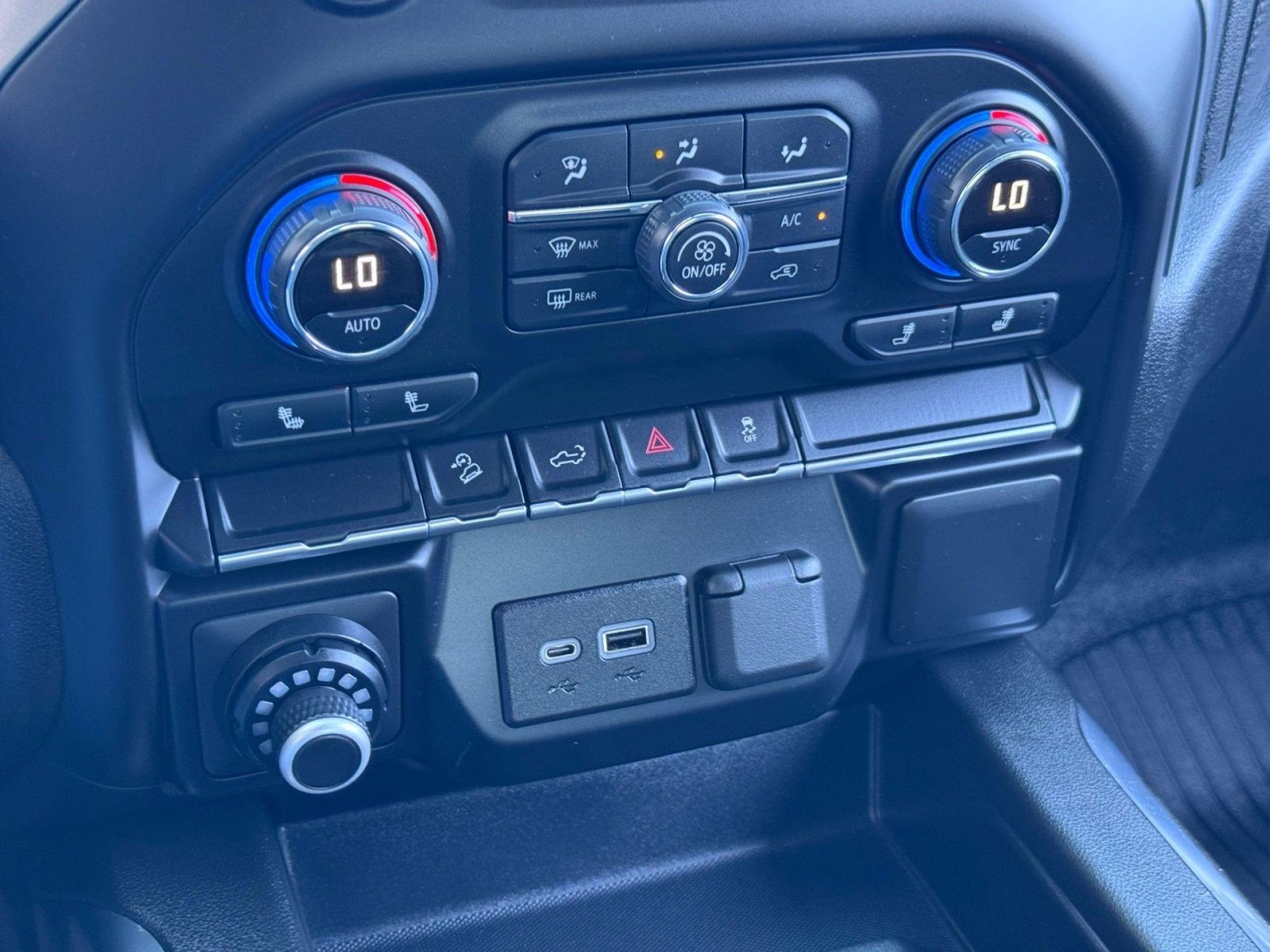 2022 Chevrolet Silverado 1500 Limited LT Trail Boss - Photo 32