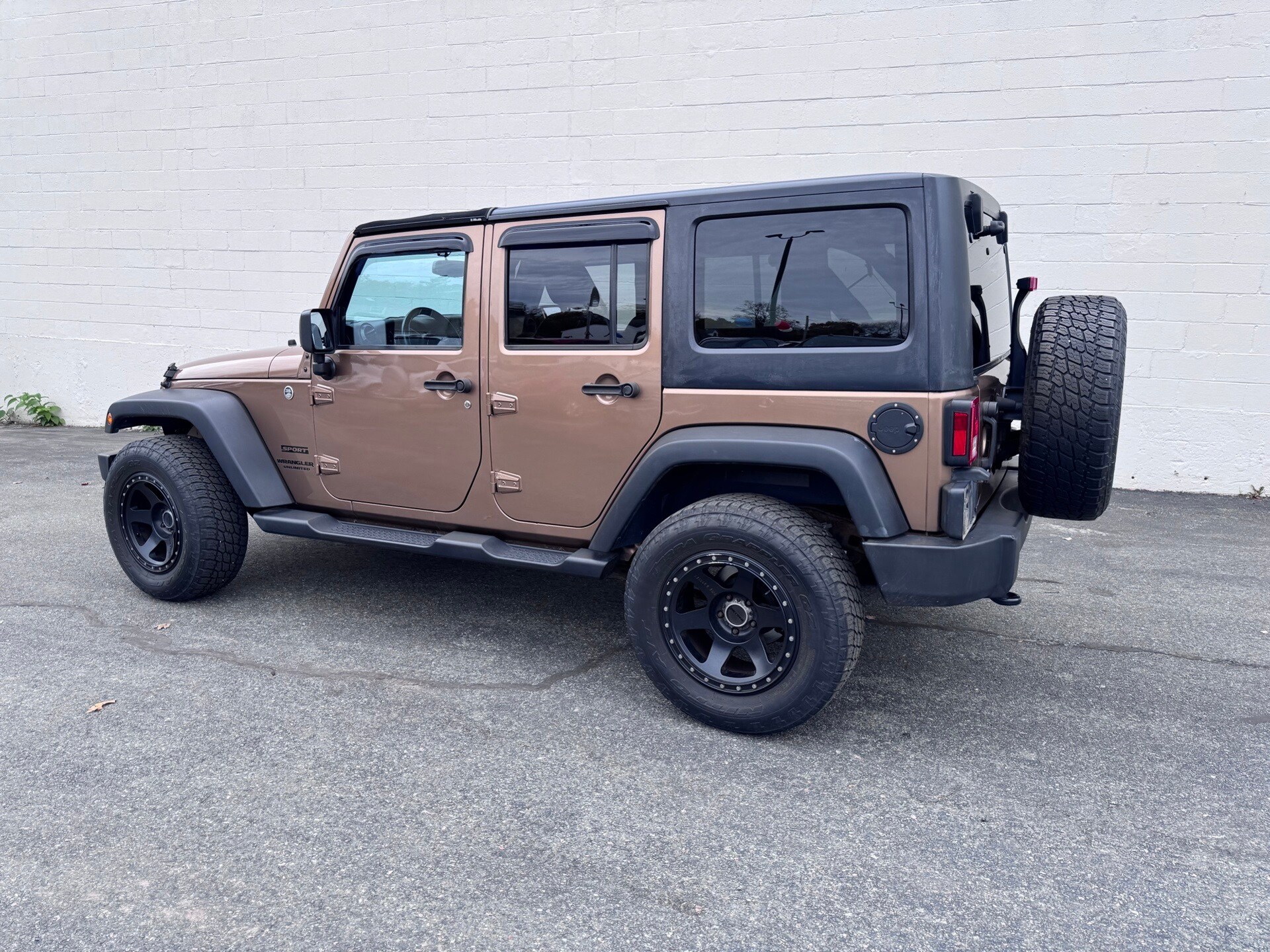 2015 Jeep Wrangler Unlimited Sport photo 3