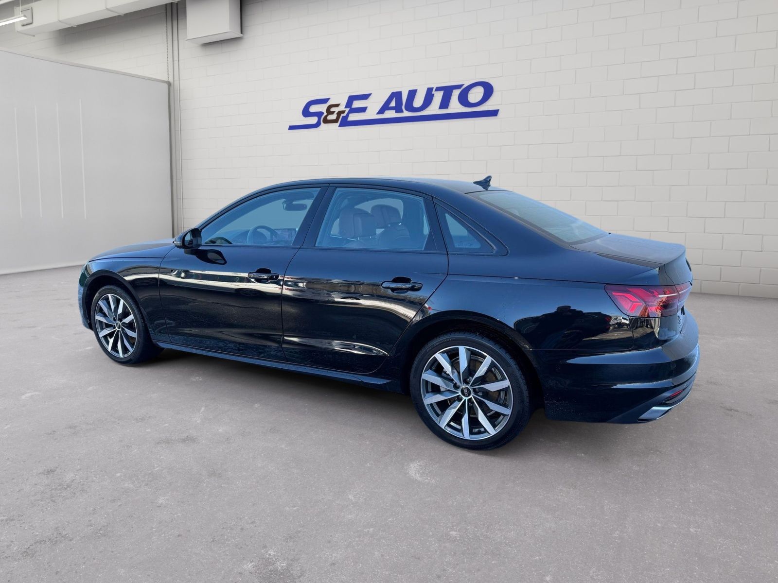 2023 Audi A4 Premium Plus - Photo 3