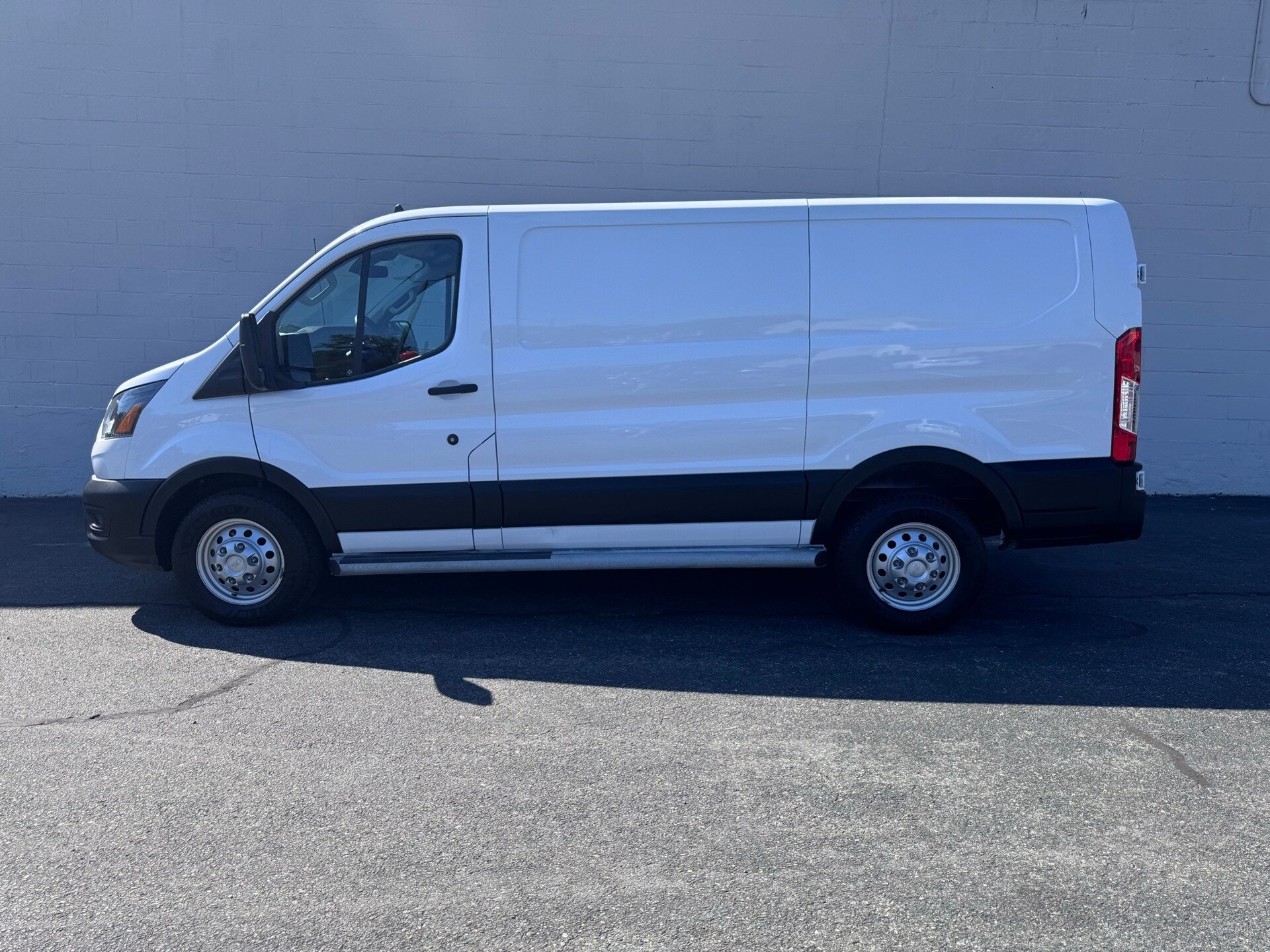 2023 Ford Transit photo 2
