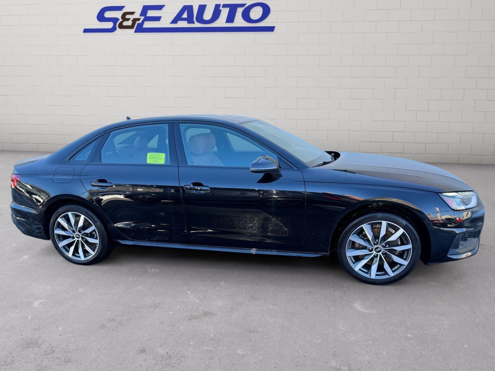 2023 Audi A4 Premium Plus - Photo 5