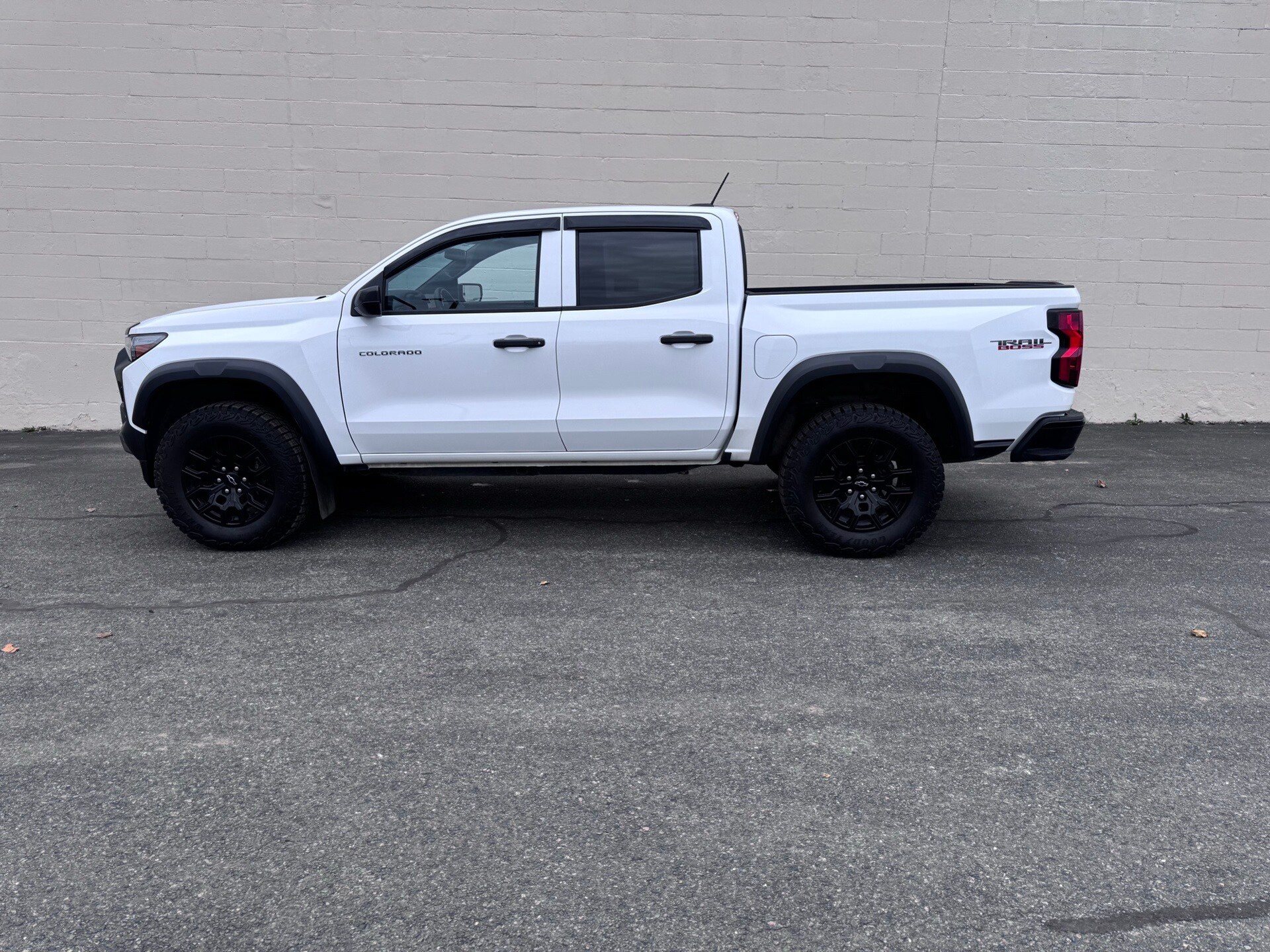 2023 Chevrolet Colorado Trail Boss photo 2